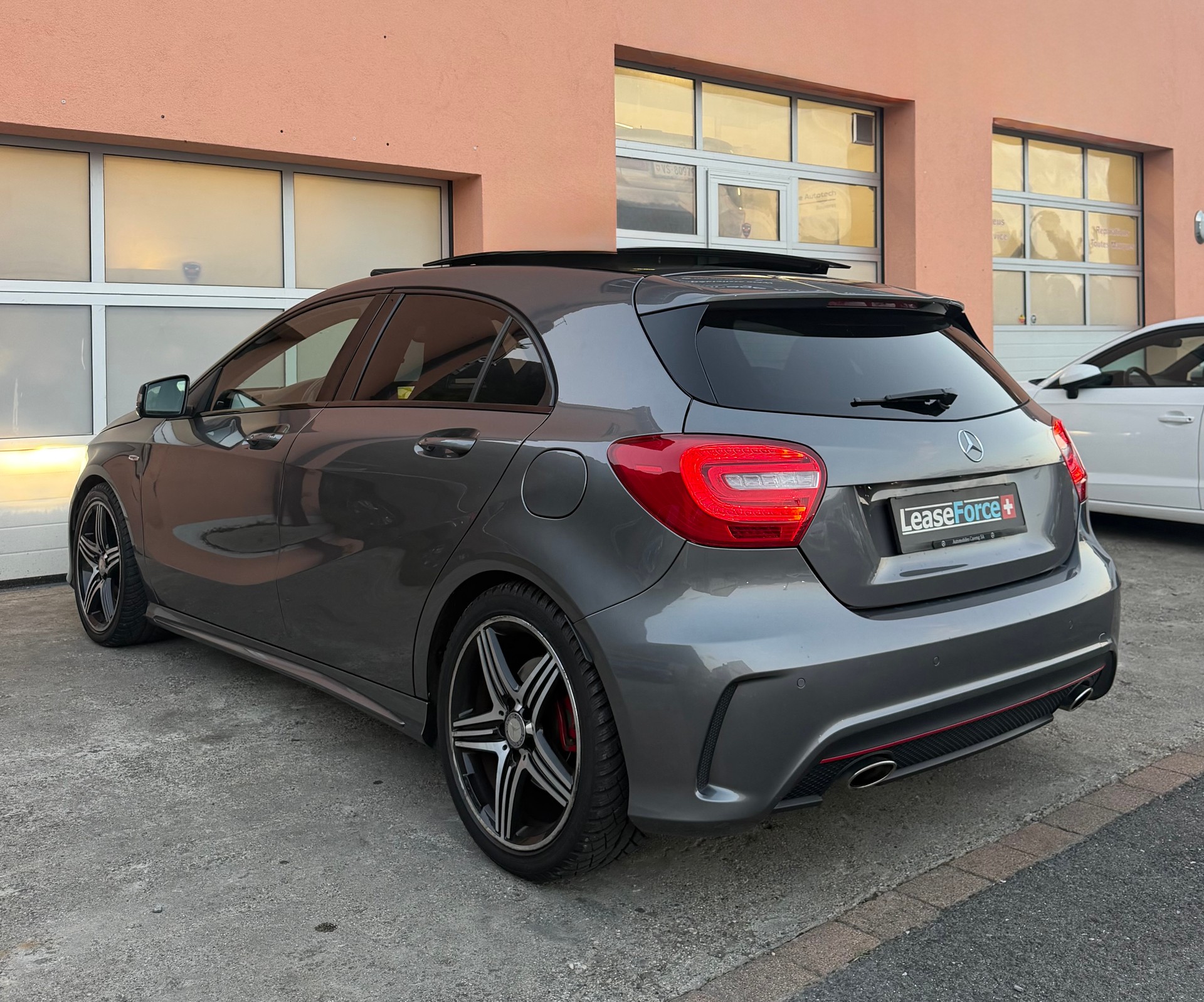 MERCEDES-BENZ A 250 Sport 7G-DCT-image-2