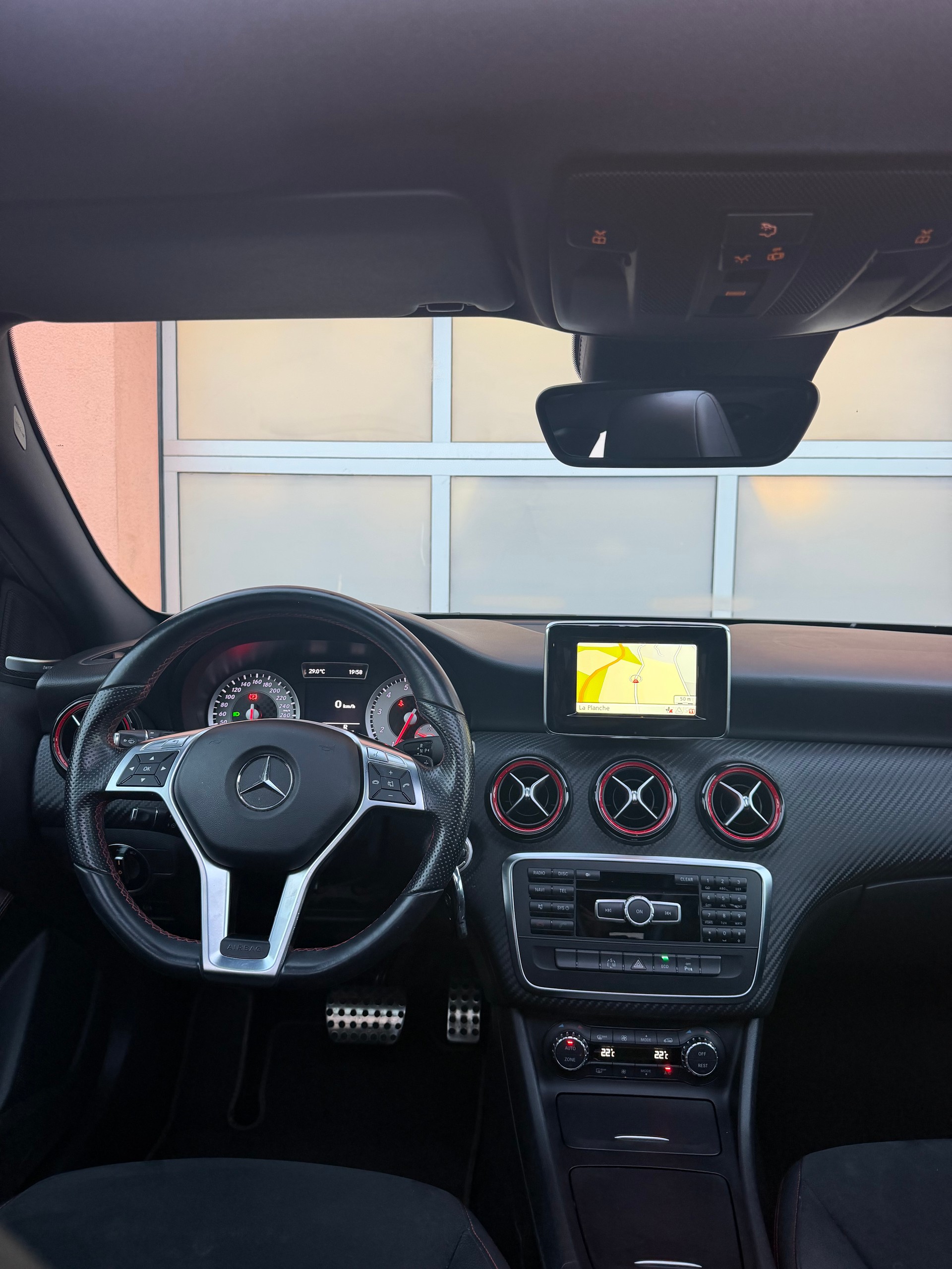 MERCEDES-BENZ A 250 Sport 7G-DCT-image-9