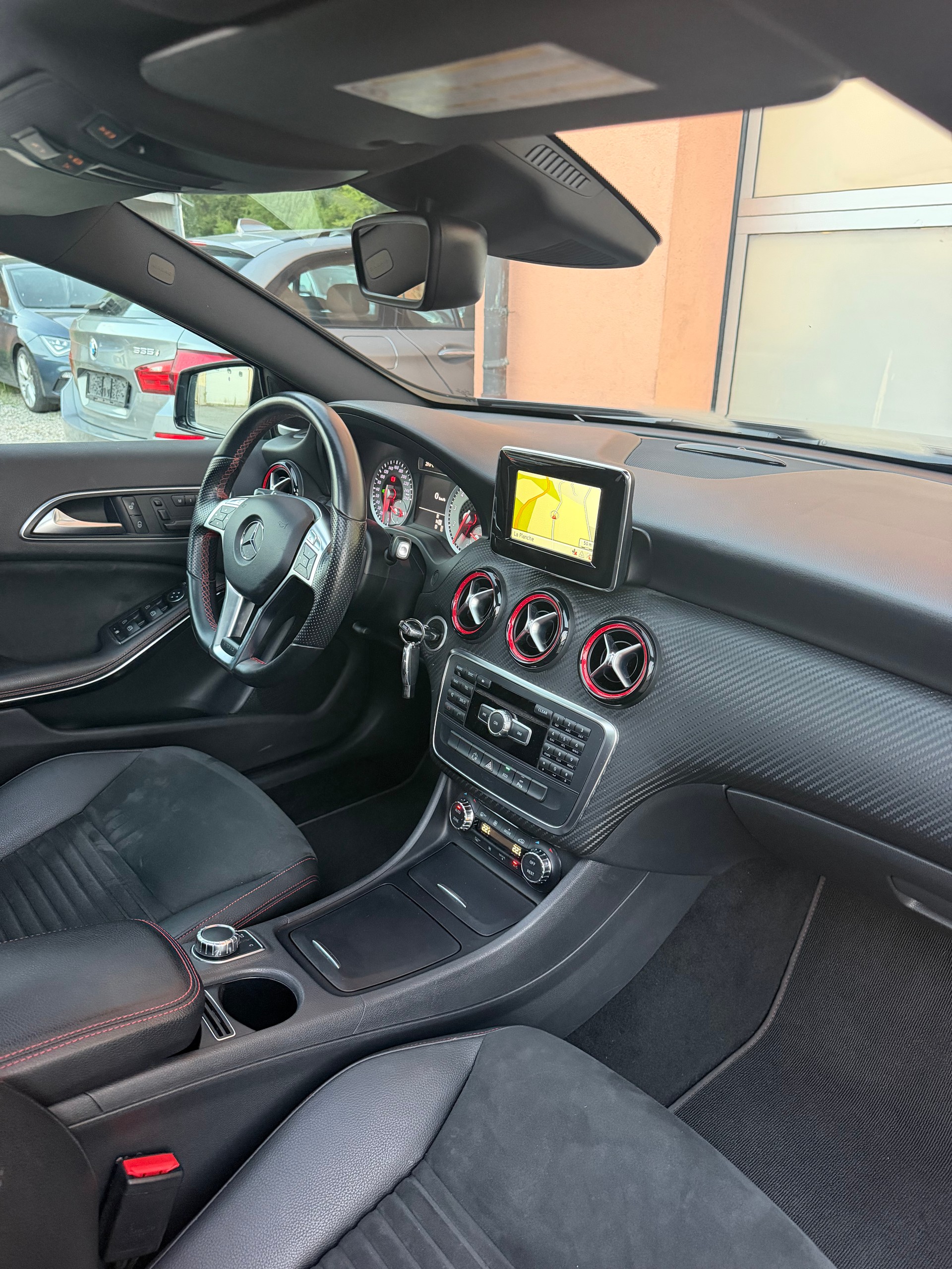 MERCEDES-BENZ A 250 Sport 7G-DCT-image-12