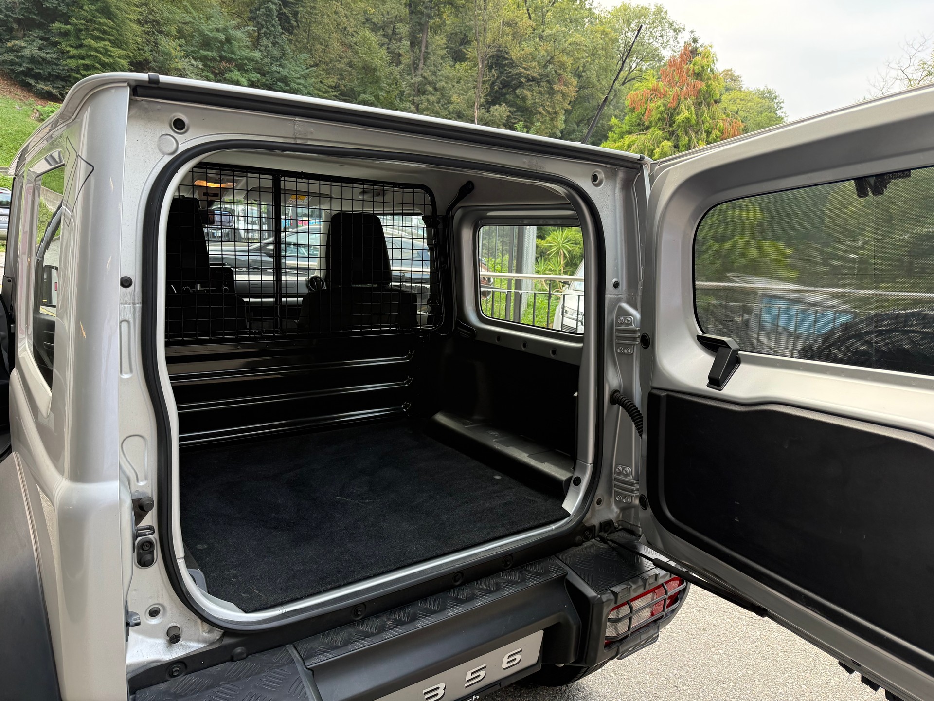 SUZUKI Jimny 1.5 Compact+ 4x4-image-12