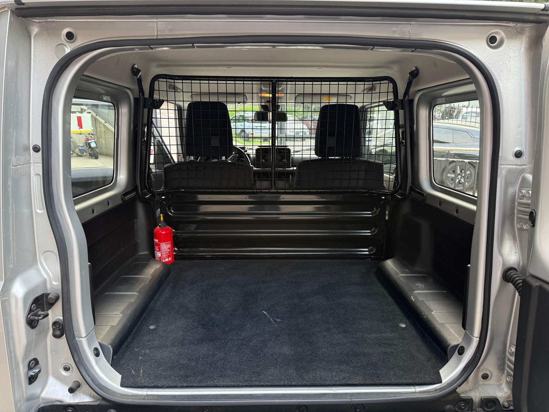 SUZUKI Jimny 1.5 Compact+ 4x4-image-13