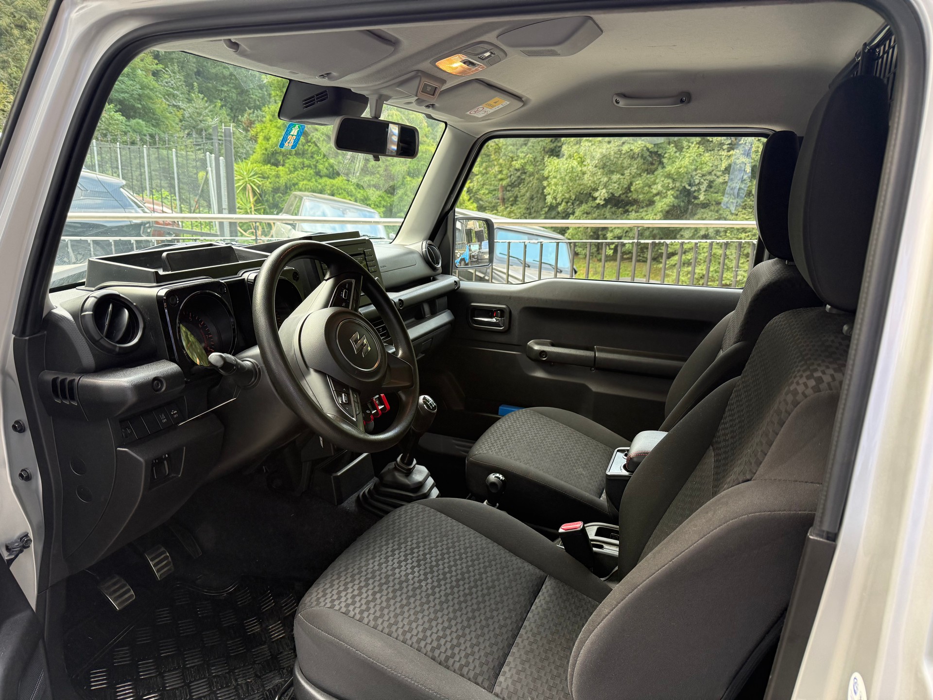 SUZUKI Jimny 1.5 Compact+ 4x4-image-9
