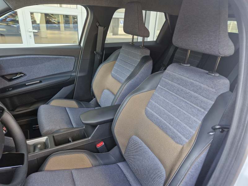 RENAULT R5 E-Tech Comfort Range techno-image-4