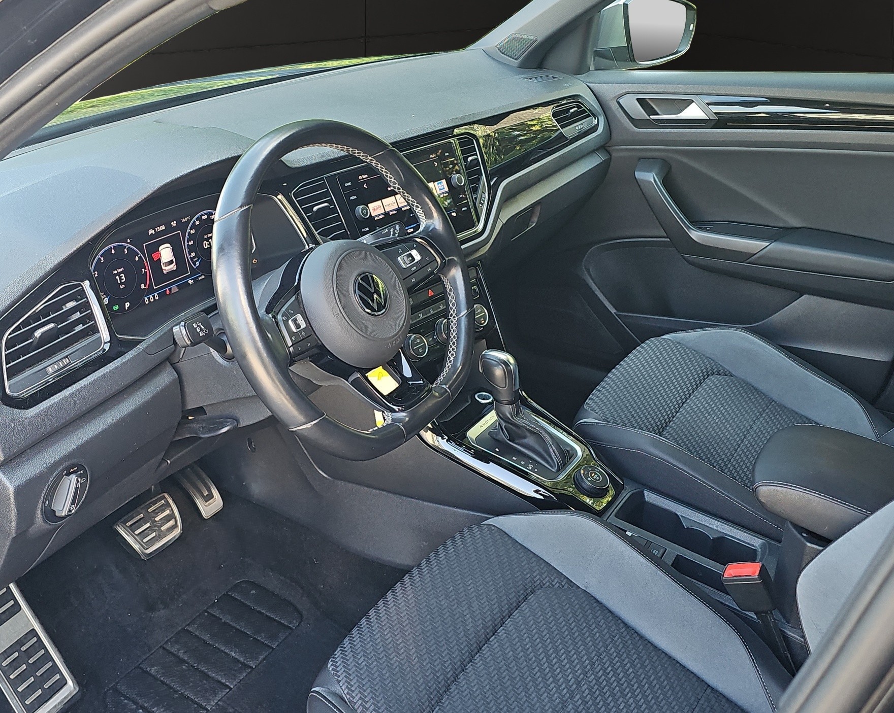 VW T-Roc 2.0 TSI R DSG 4Motion-image-8