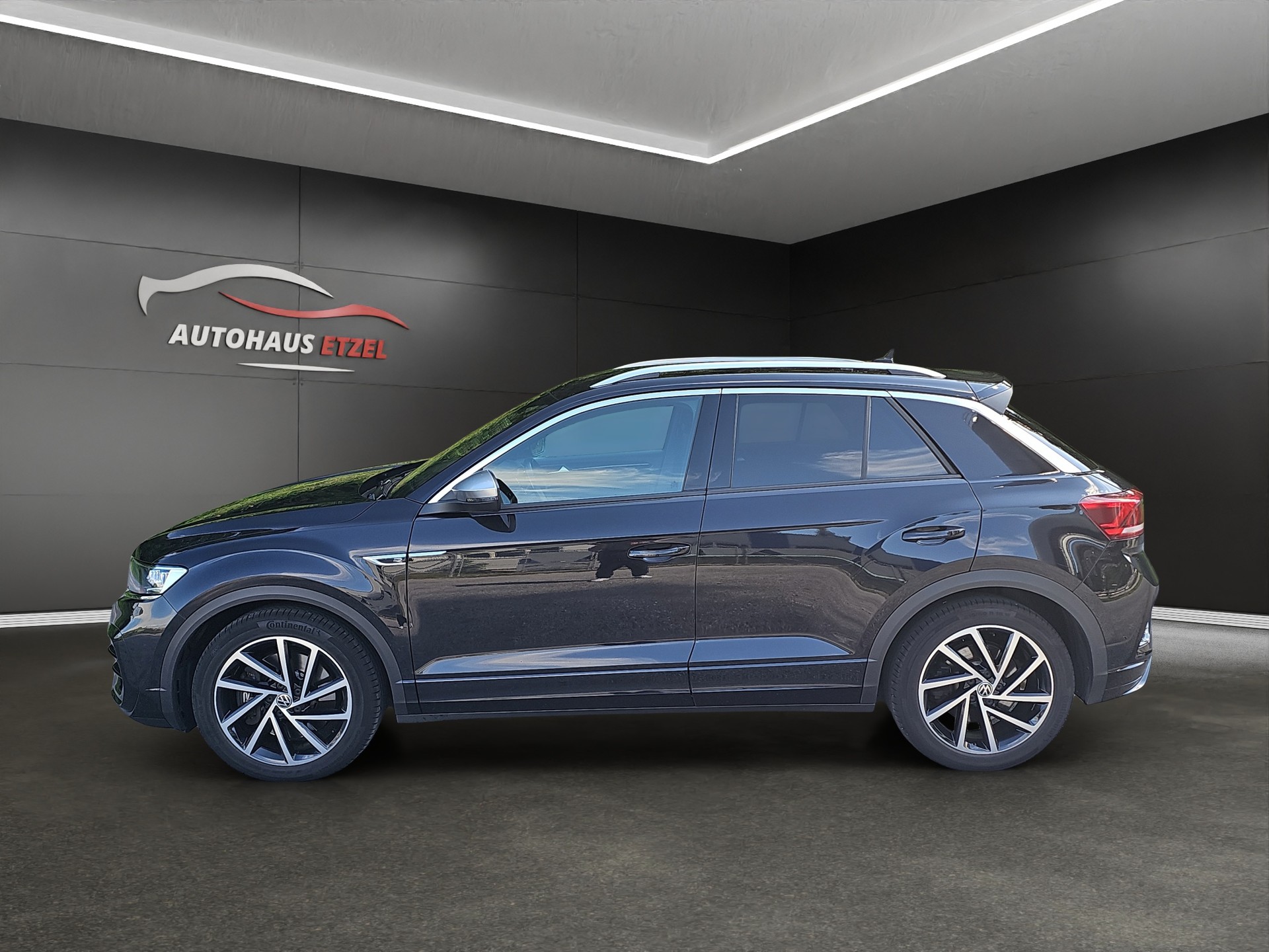 VW T-Roc 2.0 TSI R DSG 4Motion-image-1