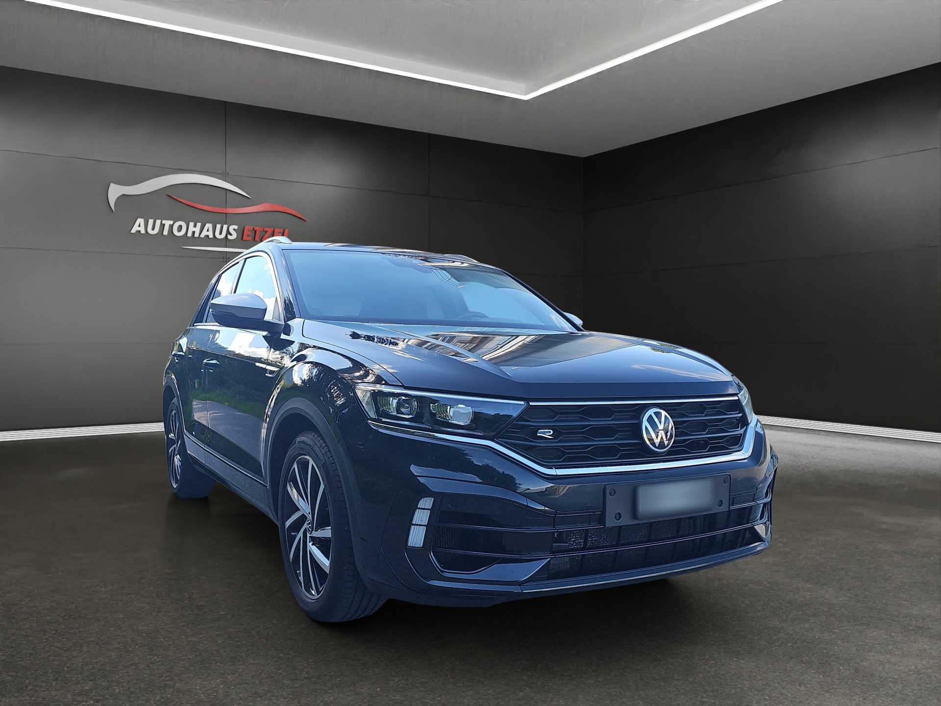 VW T-Roc 2.0 TSI R DSG 4Motion-image-2