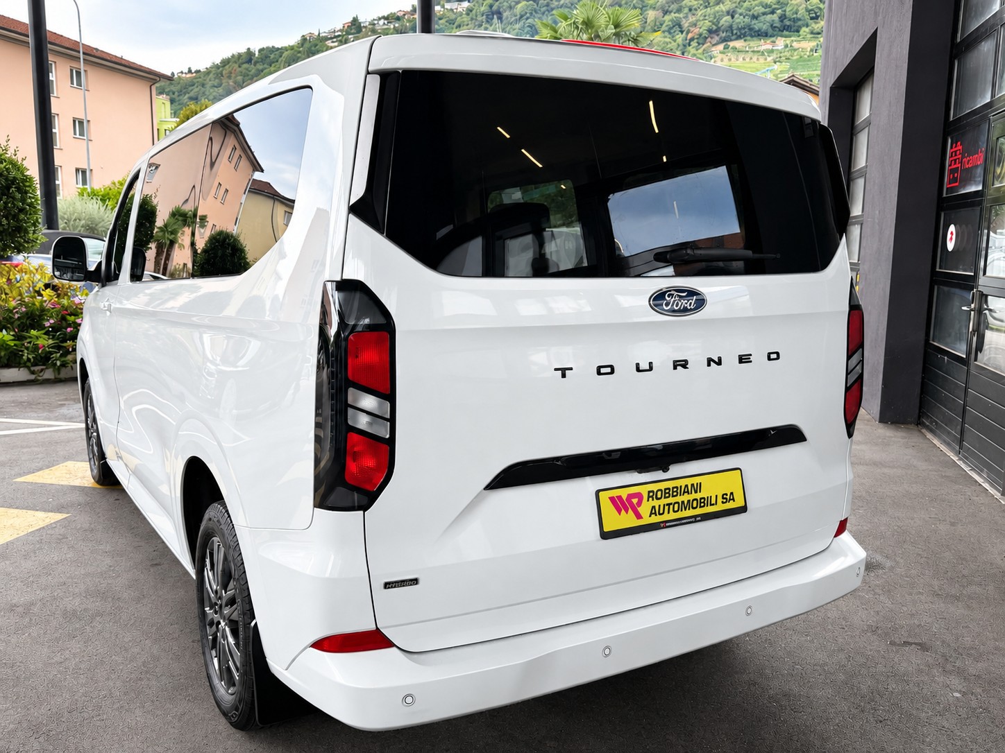FORD Tourneo Bus 340 L1H1 PHEV Titanium-image-5