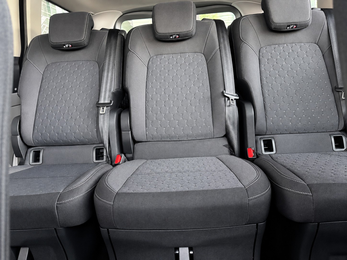 FORD Tourneo Bus 340 L1H1 PHEV Titanium-image-18