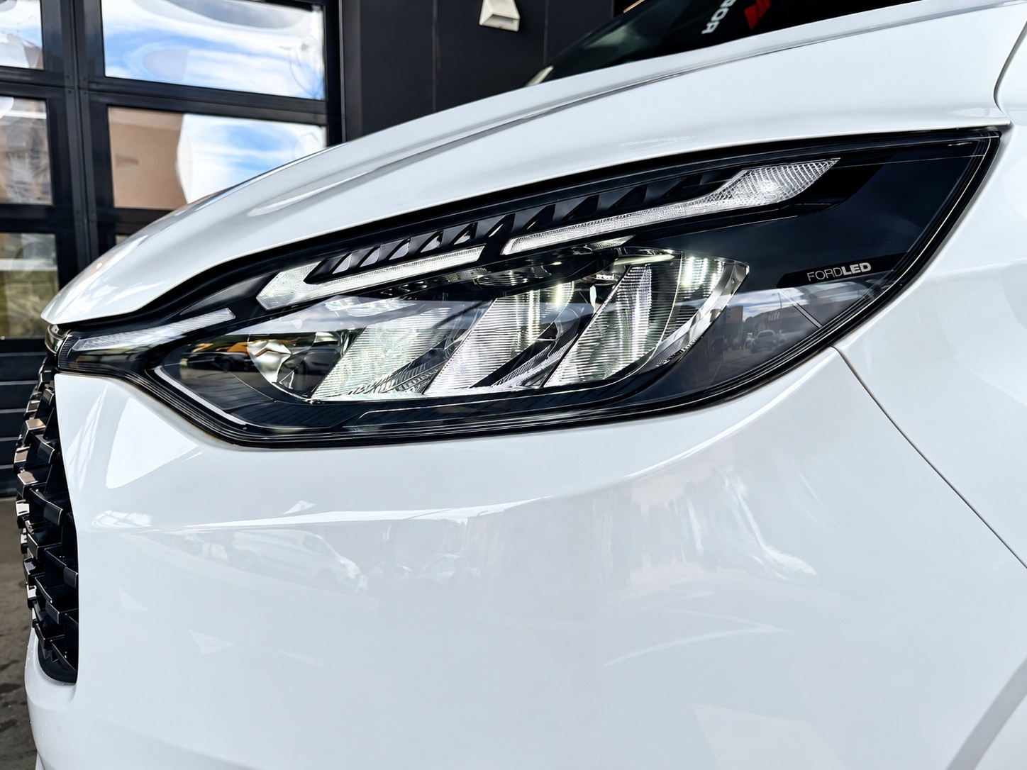 FORD Tourneo Bus 340 L1H1 PHEV Titanium-image-7