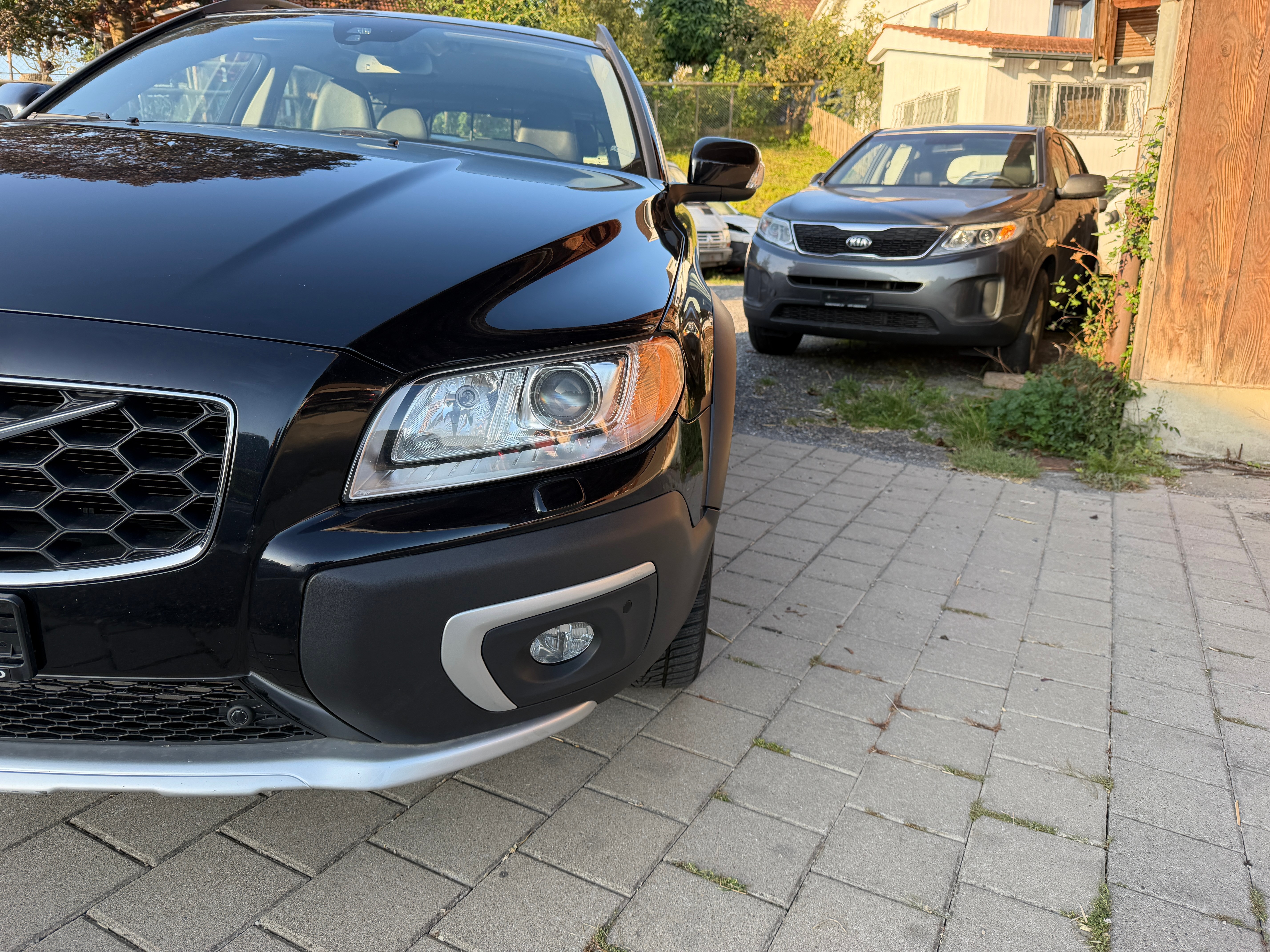 VOLVO XC70 D4 AWD Husky Edition Geartronic — slika 1