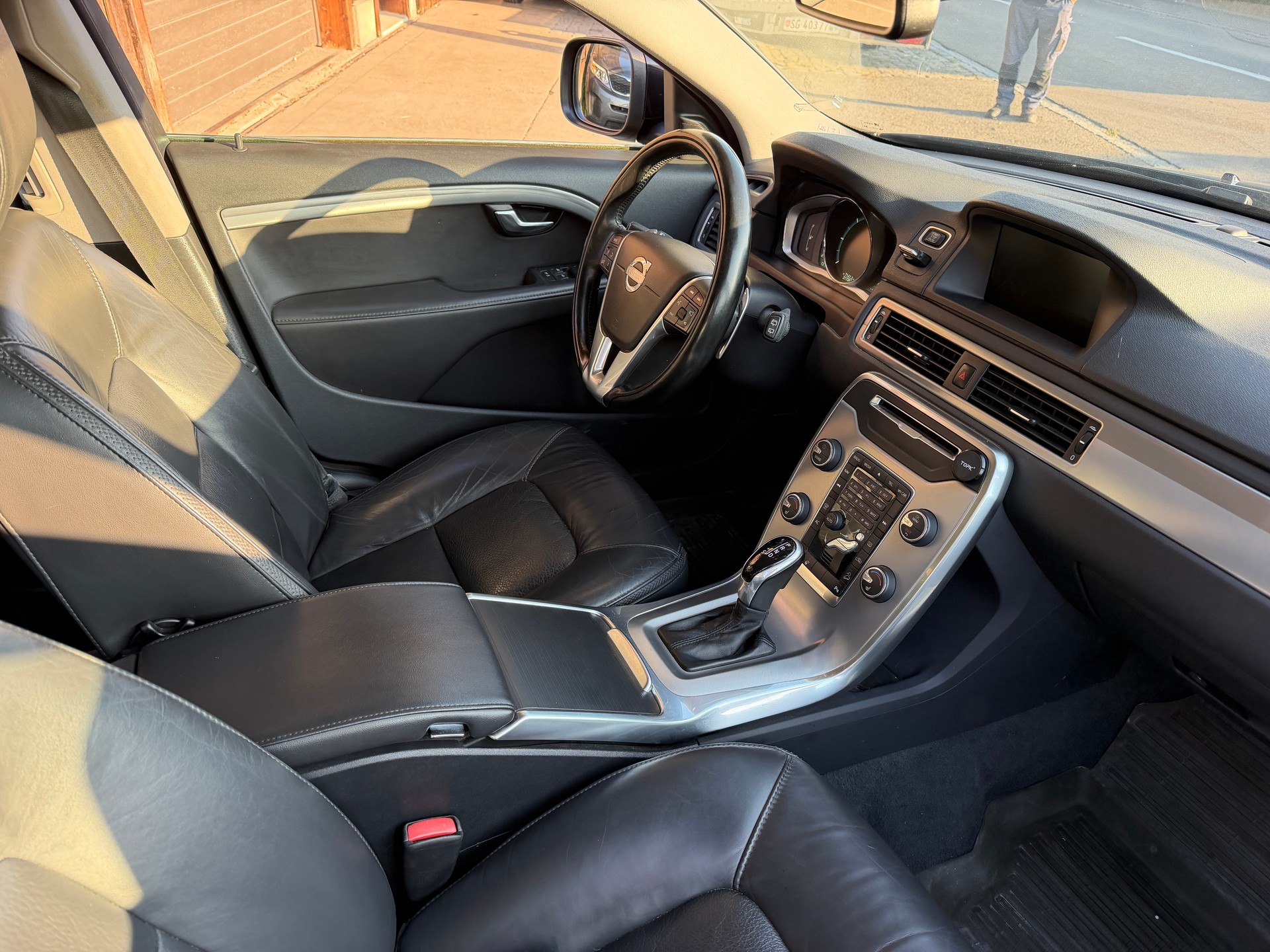 VOLVO XC70 D4 AWD Husky Edition Geartronic-image-10