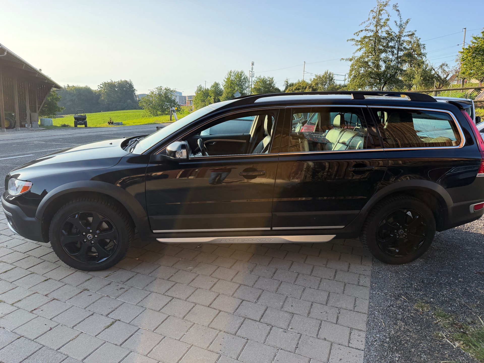 VOLVO XC70 D4 AWD Husky Edition Geartronic-image-4