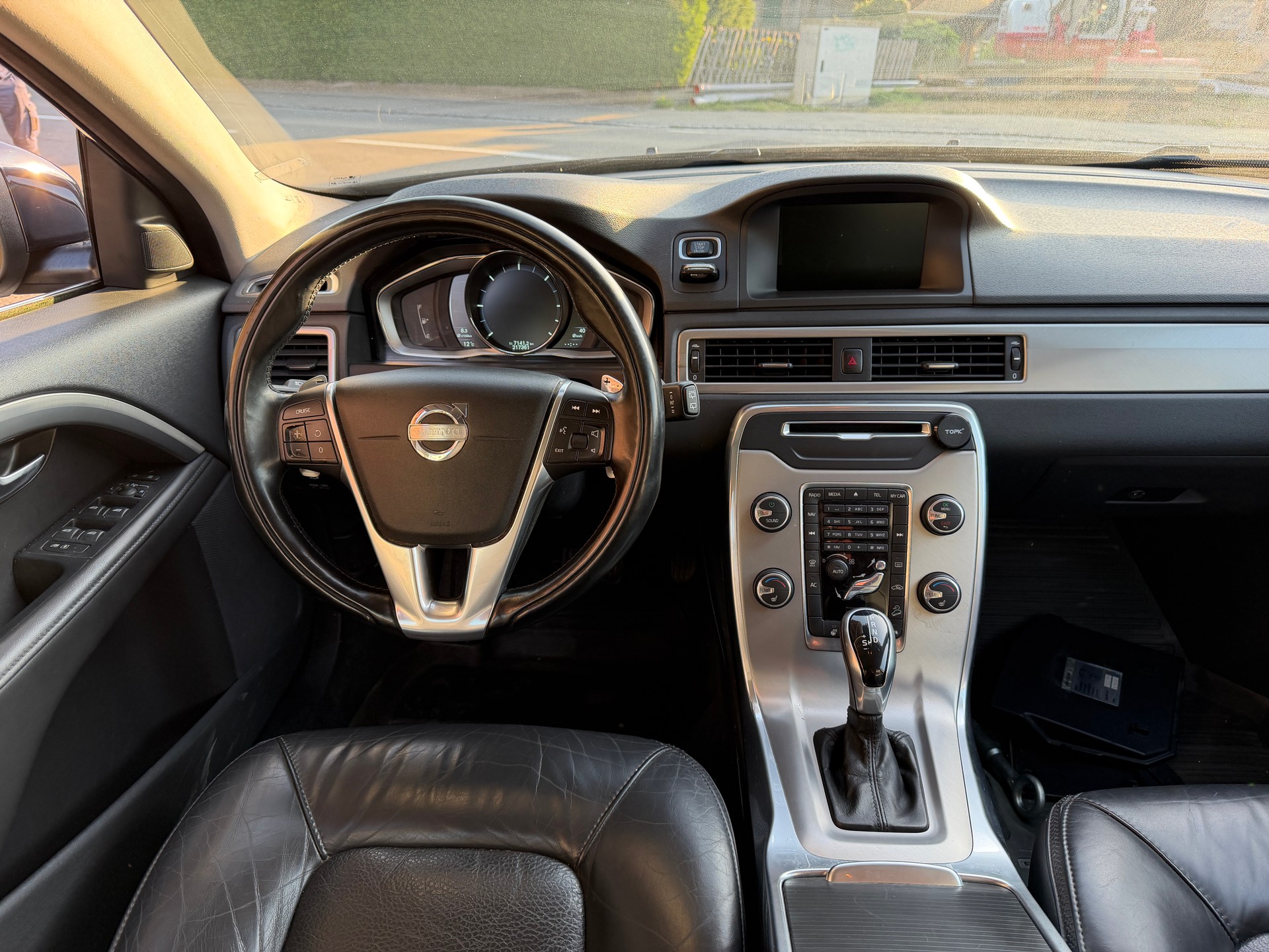 VOLVO XC70 D4 AWD Husky Edition Geartronic-image-9