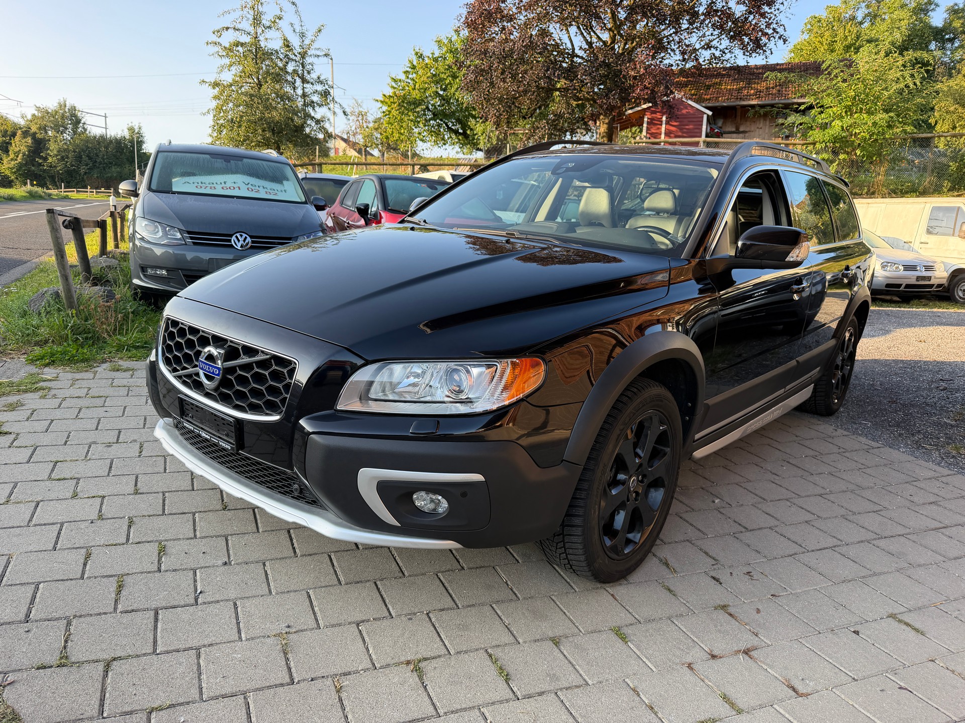 VOLVO XC70 D4 AWD Husky Edition Geartronic-image-2