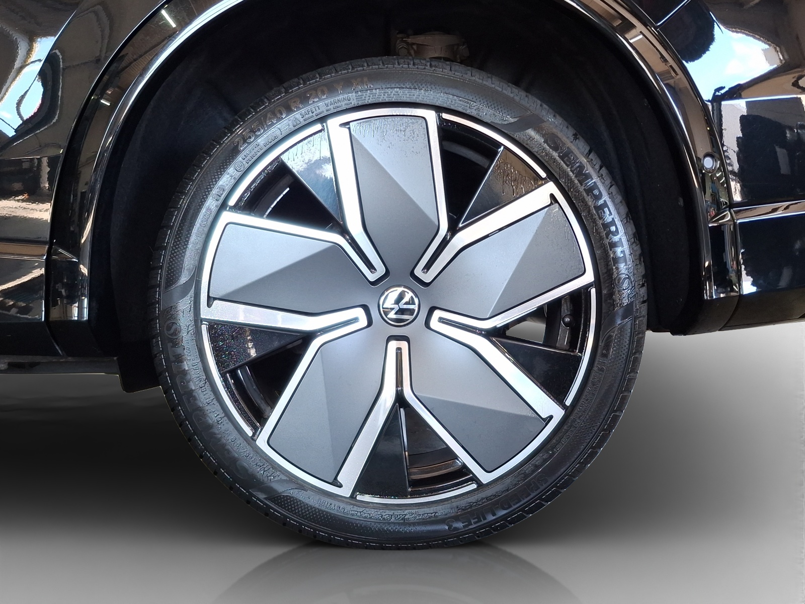 VW Tiguan 2.0 TSI DSG R-Line 4Motion-image-15