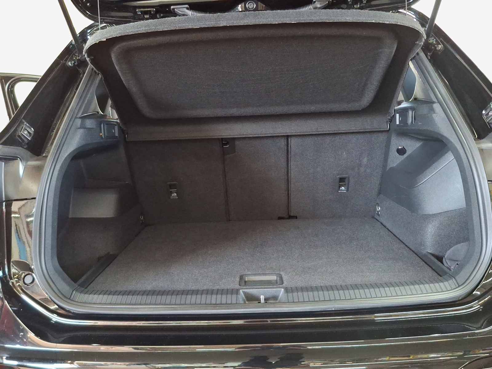 VW Tiguan 2.0 TSI DSG R-Line 4Motion-image-12
