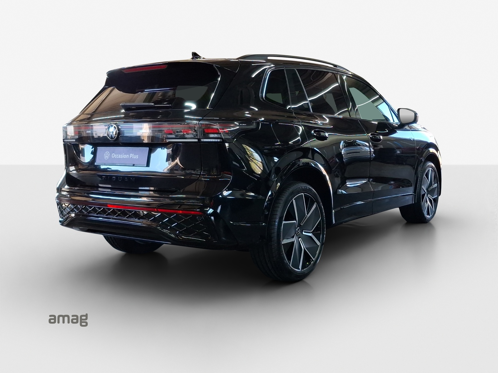 VW Tiguan 2.0 TSI DSG R-Line 4Motion-image-4