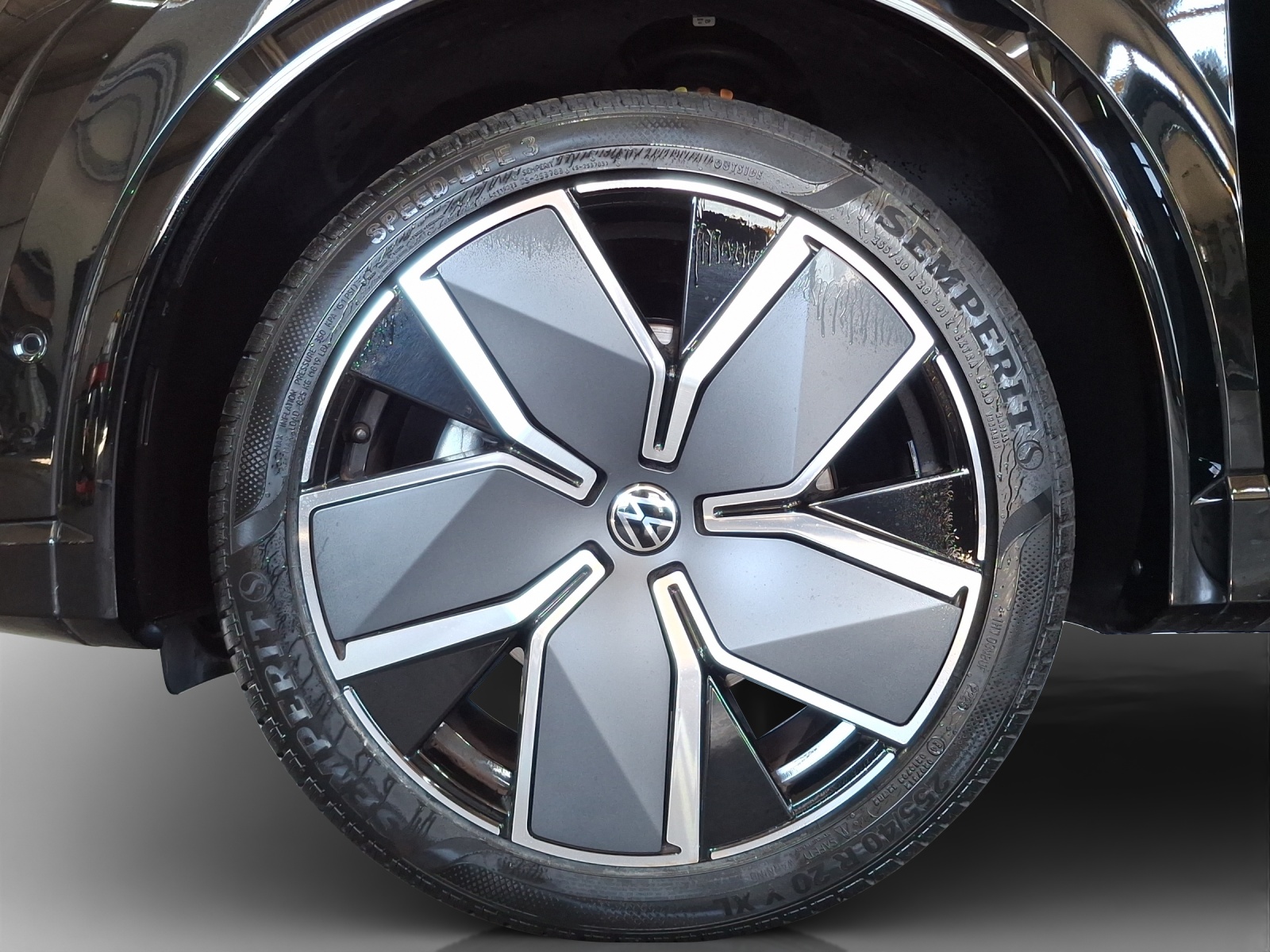 VW Tiguan 2.0 TSI DSG R-Line 4Motion-image-14