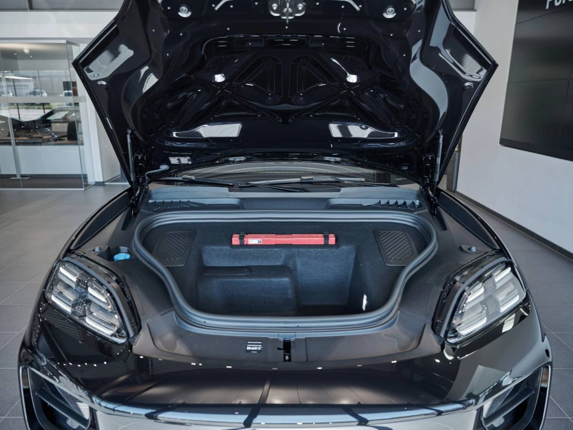 PORSCHE Macan 4-image-10