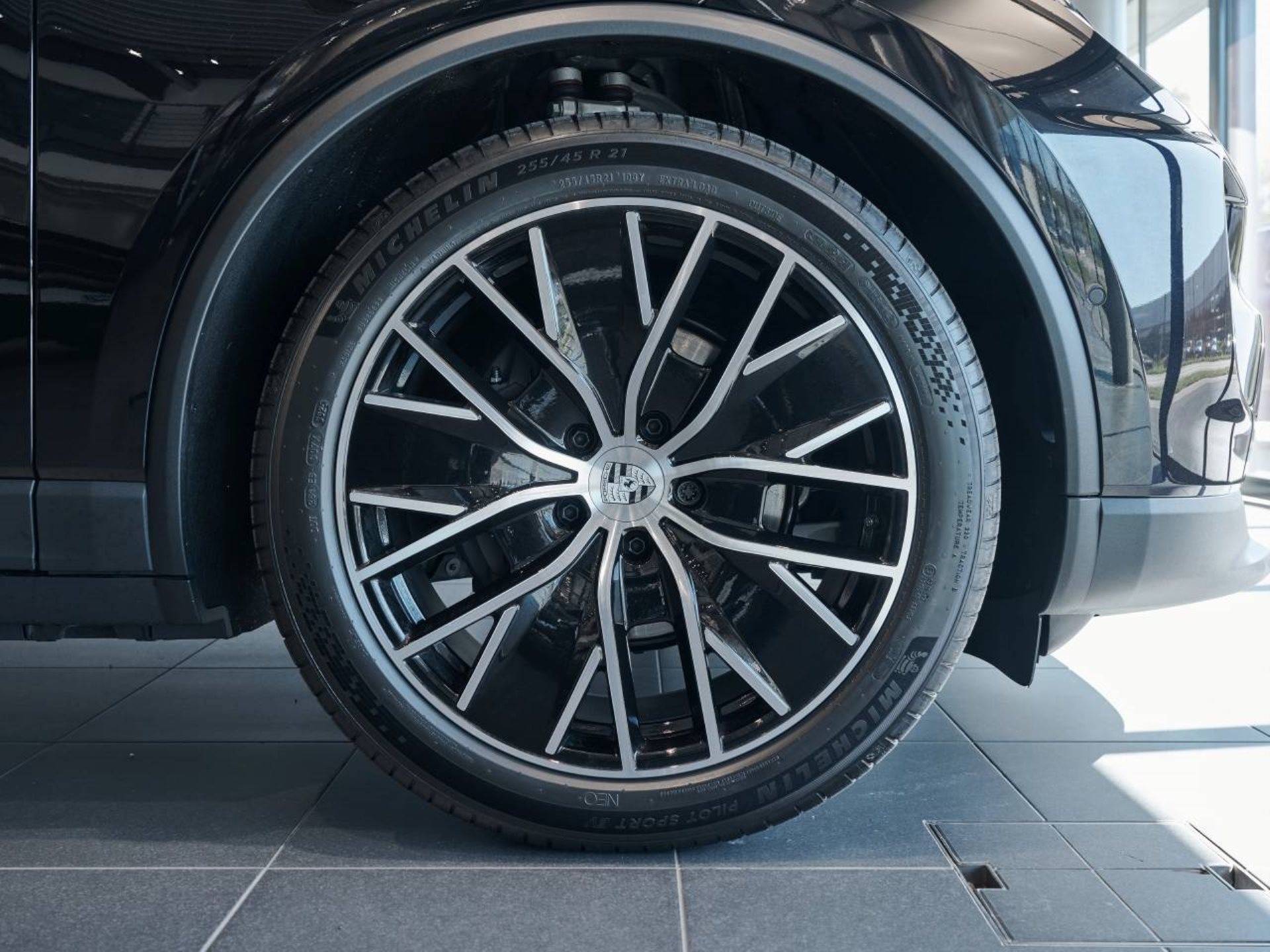 PORSCHE Macan 4-image-31