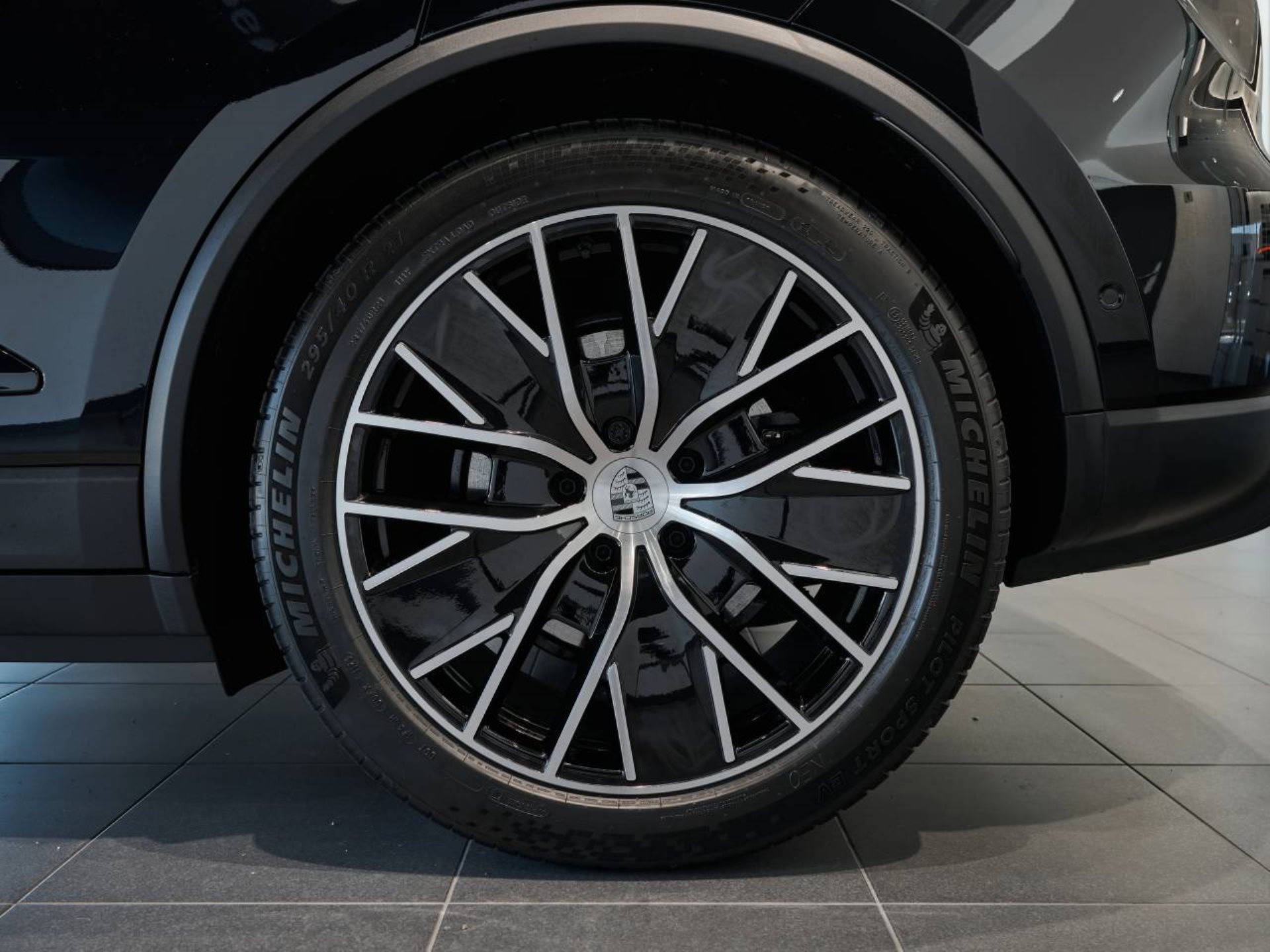 PORSCHE Macan 4-image-30
