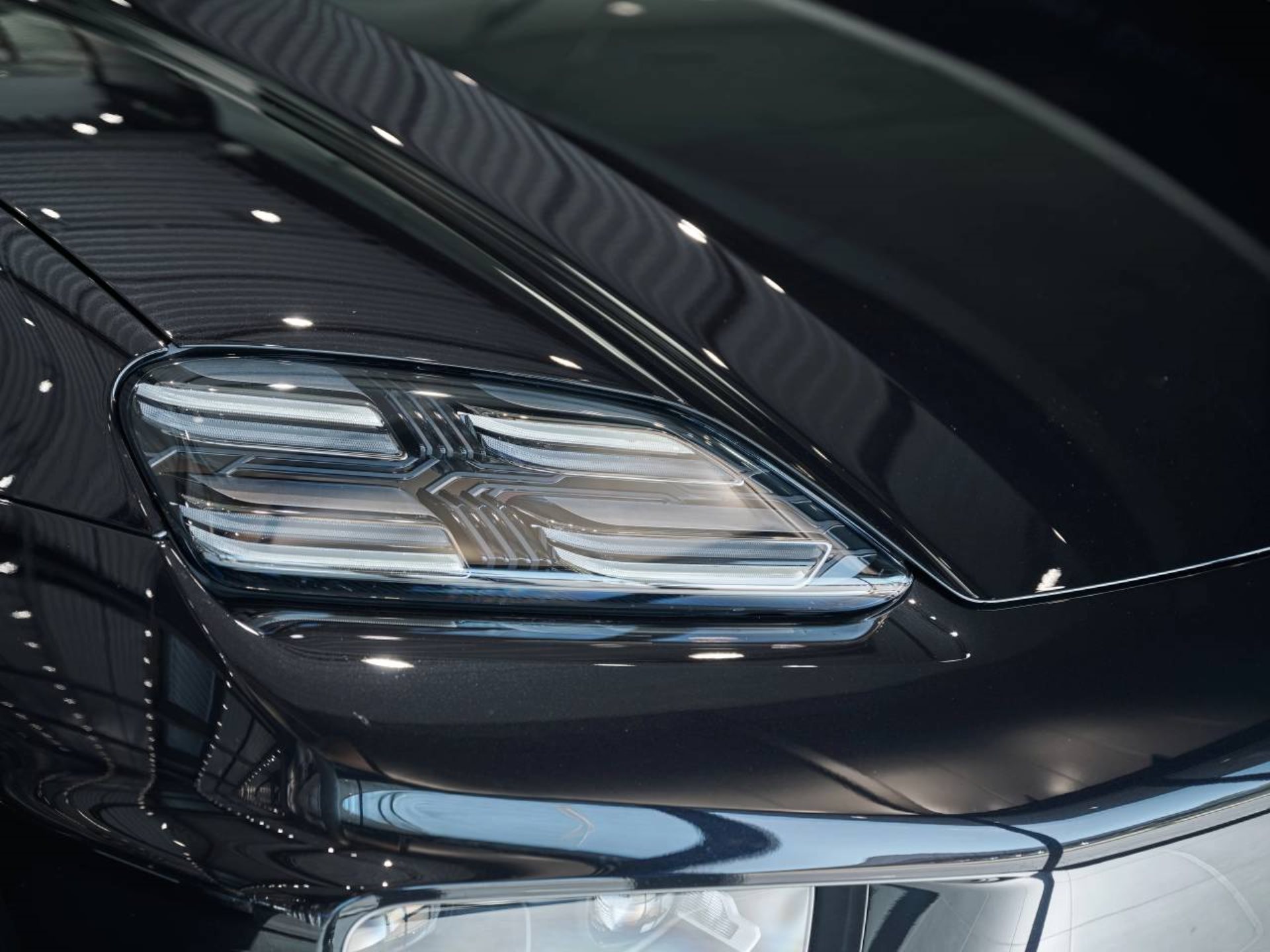 PORSCHE Macan 4-image-24
