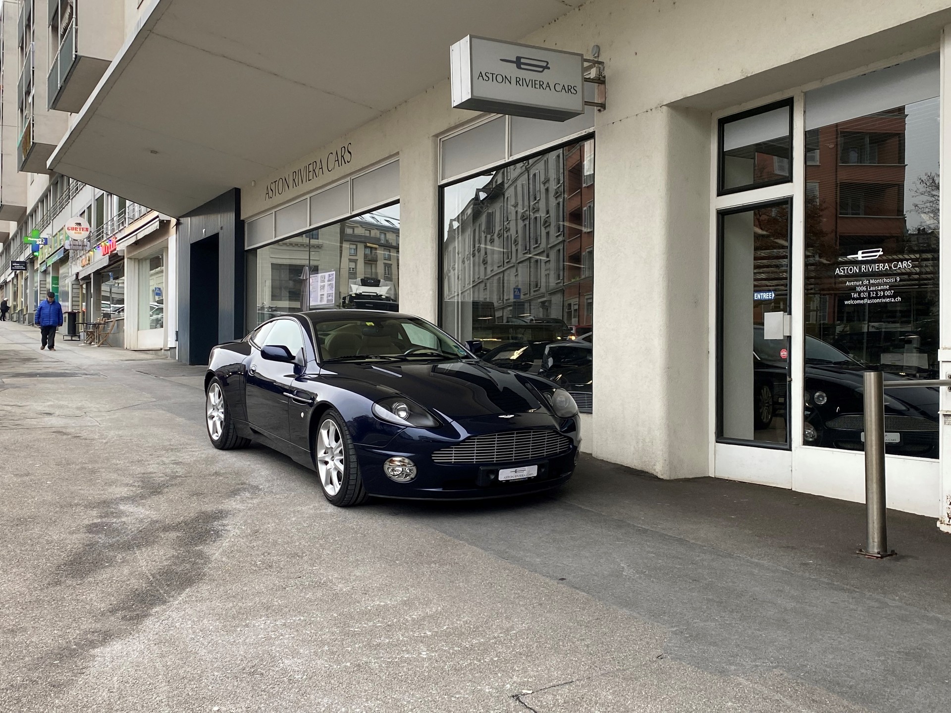 ASTON MARTIN Vanquish V12 5.9-48-image-3