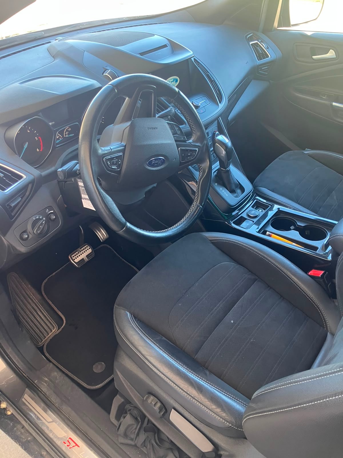 FORD Kuga 2.0 TDCi ST Line 4WD PowerShift-image-1