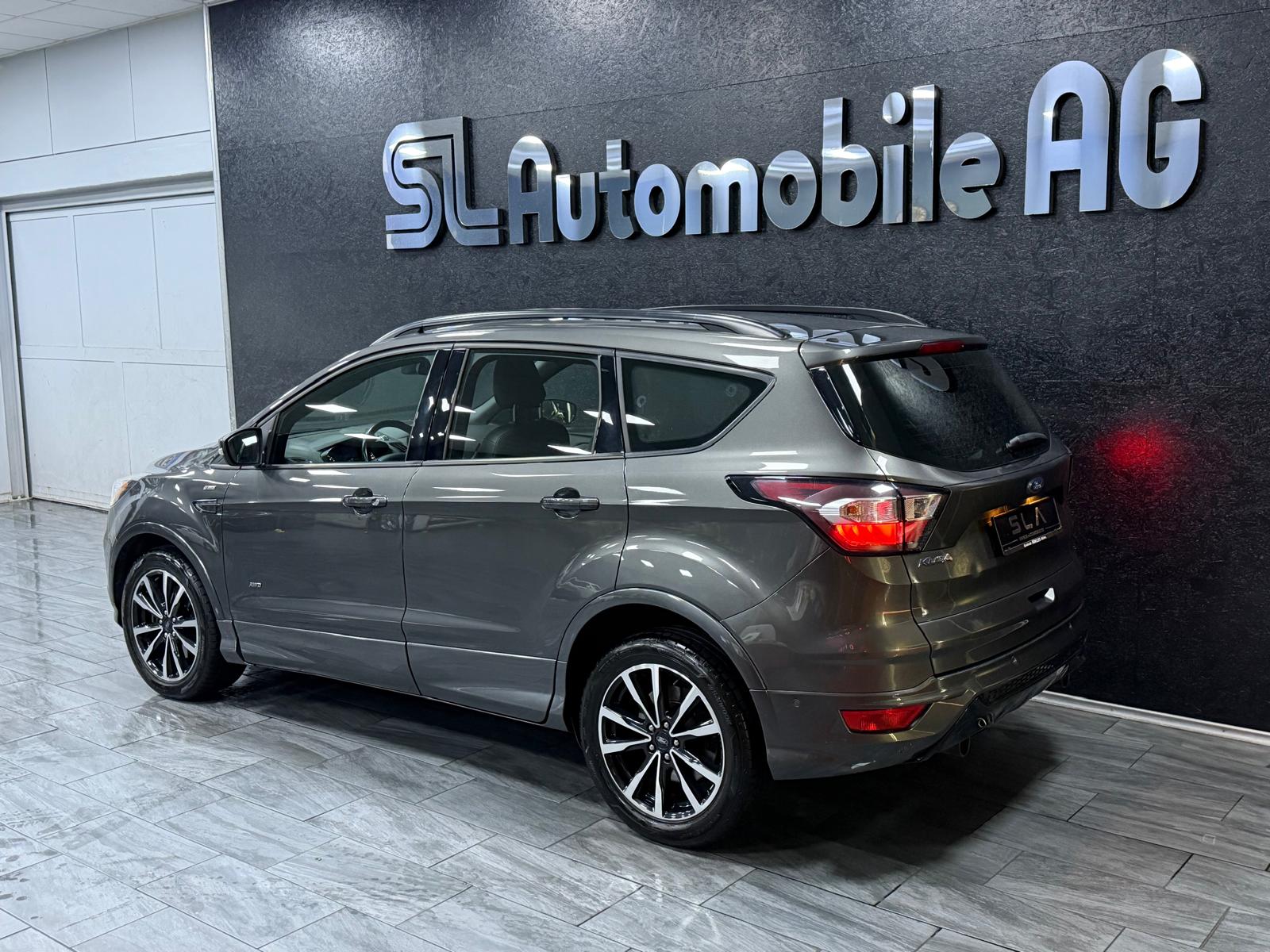 FORD Kuga 2.0 TDCi ST Line 4WD PowerShift-image-4
