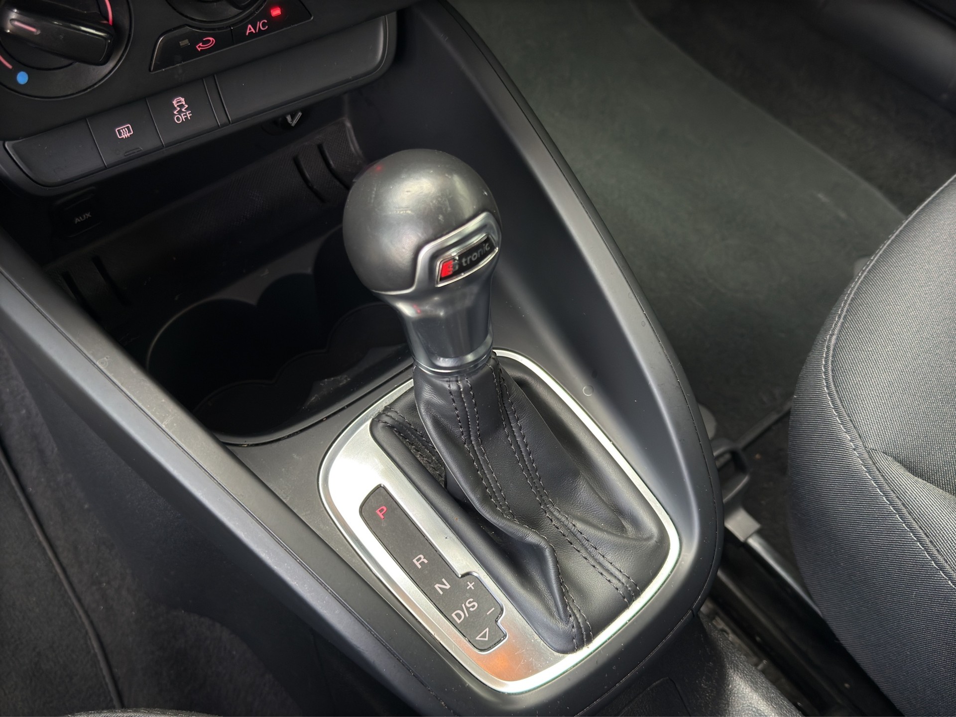 AUDI A1 1.0 TFSI S-tronic-image-22