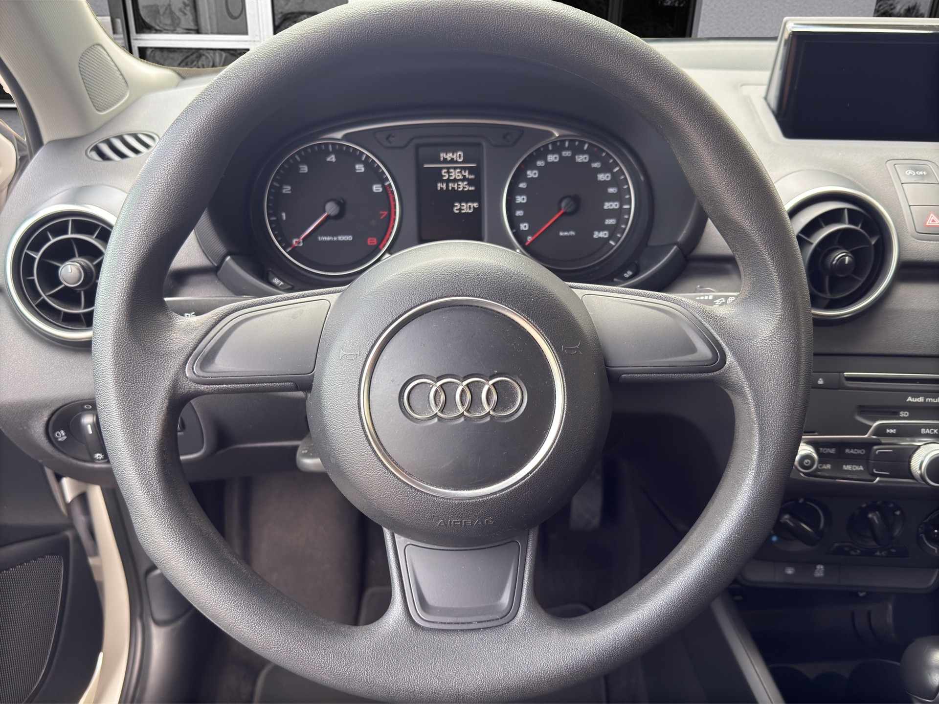 AUDI A1 1.0 TFSI S-tronic-image-9