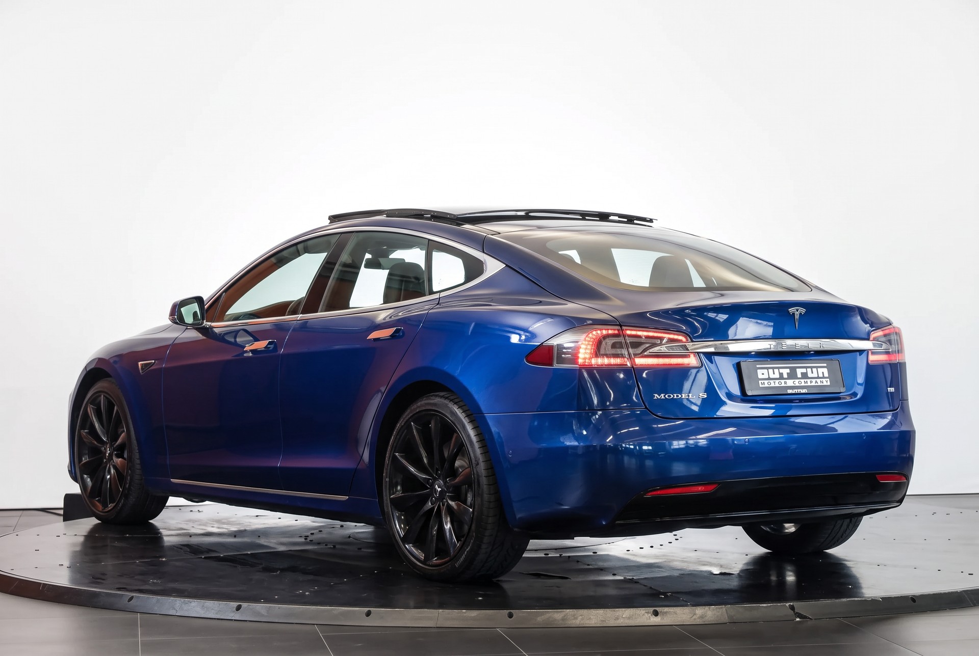 TESLA Model S 100 D Autopilot / Toit panoramique / Jantes 21 pouces-image-5