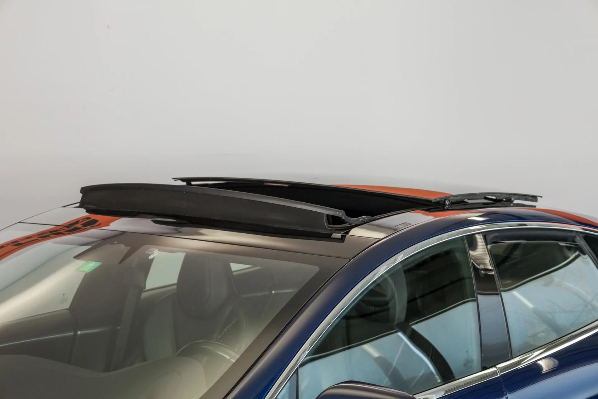 TESLA Model S 100 D Autopilot / Toit panoramique / Jantes 21 pouces-image-7