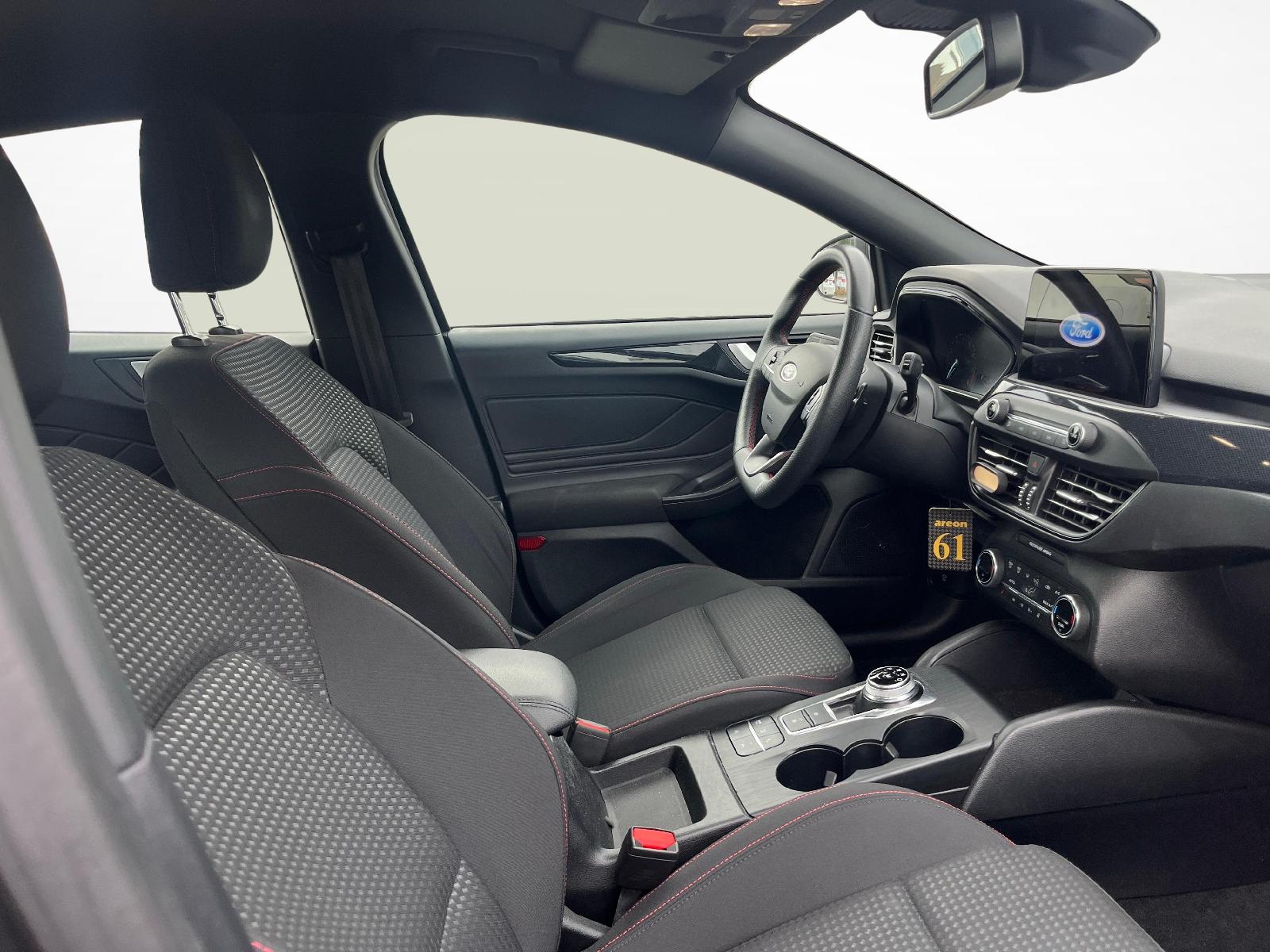 FORD Focus 1.0i EcoB 125 ST-Line-image-9