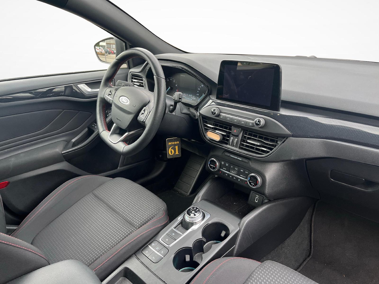 FORD Focus 1.0i EcoB 125 ST-Line-image-10