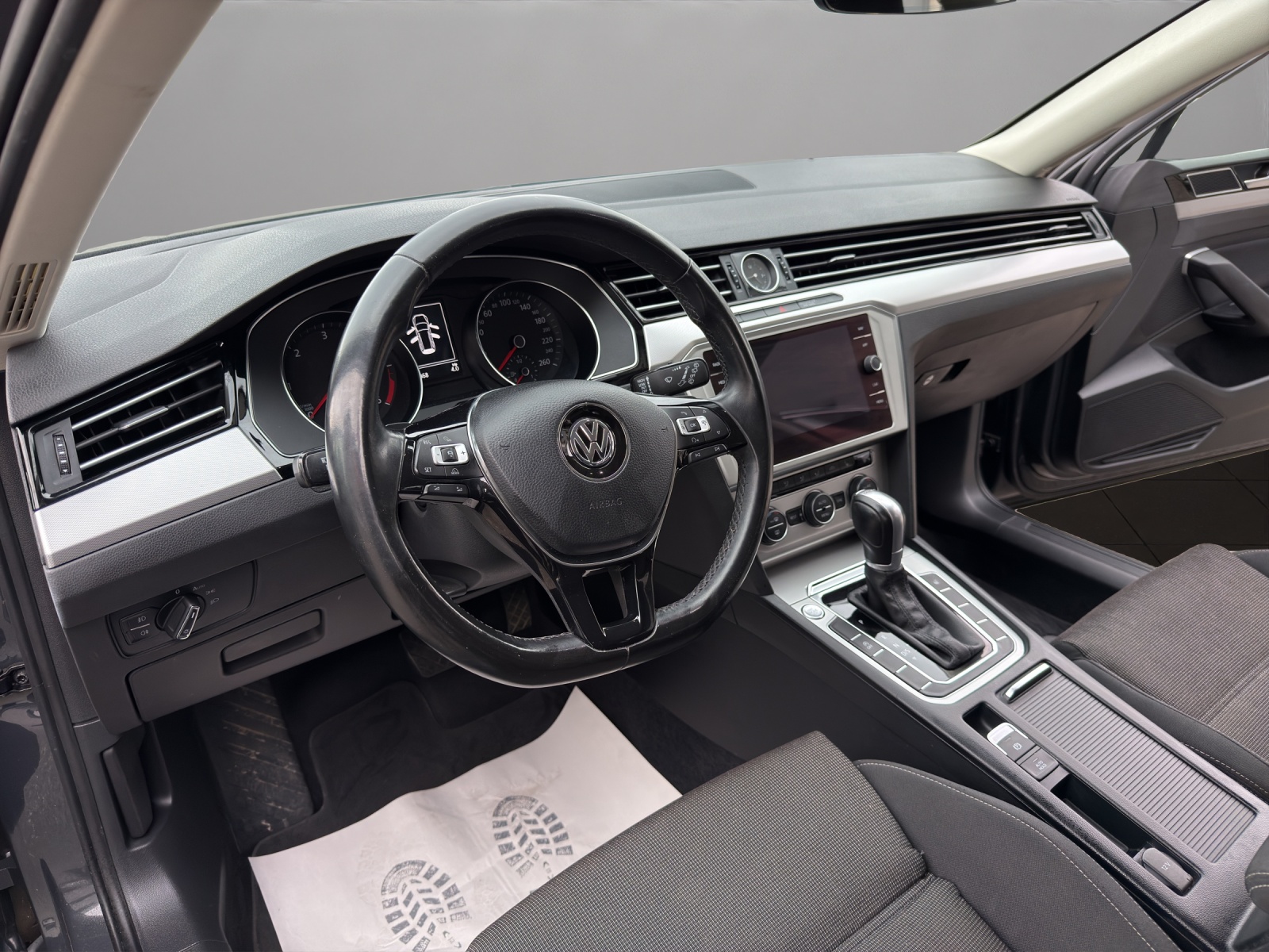 VW Passat Variant 2.0 TDI SCR BMT Comfortline DSG-image-8