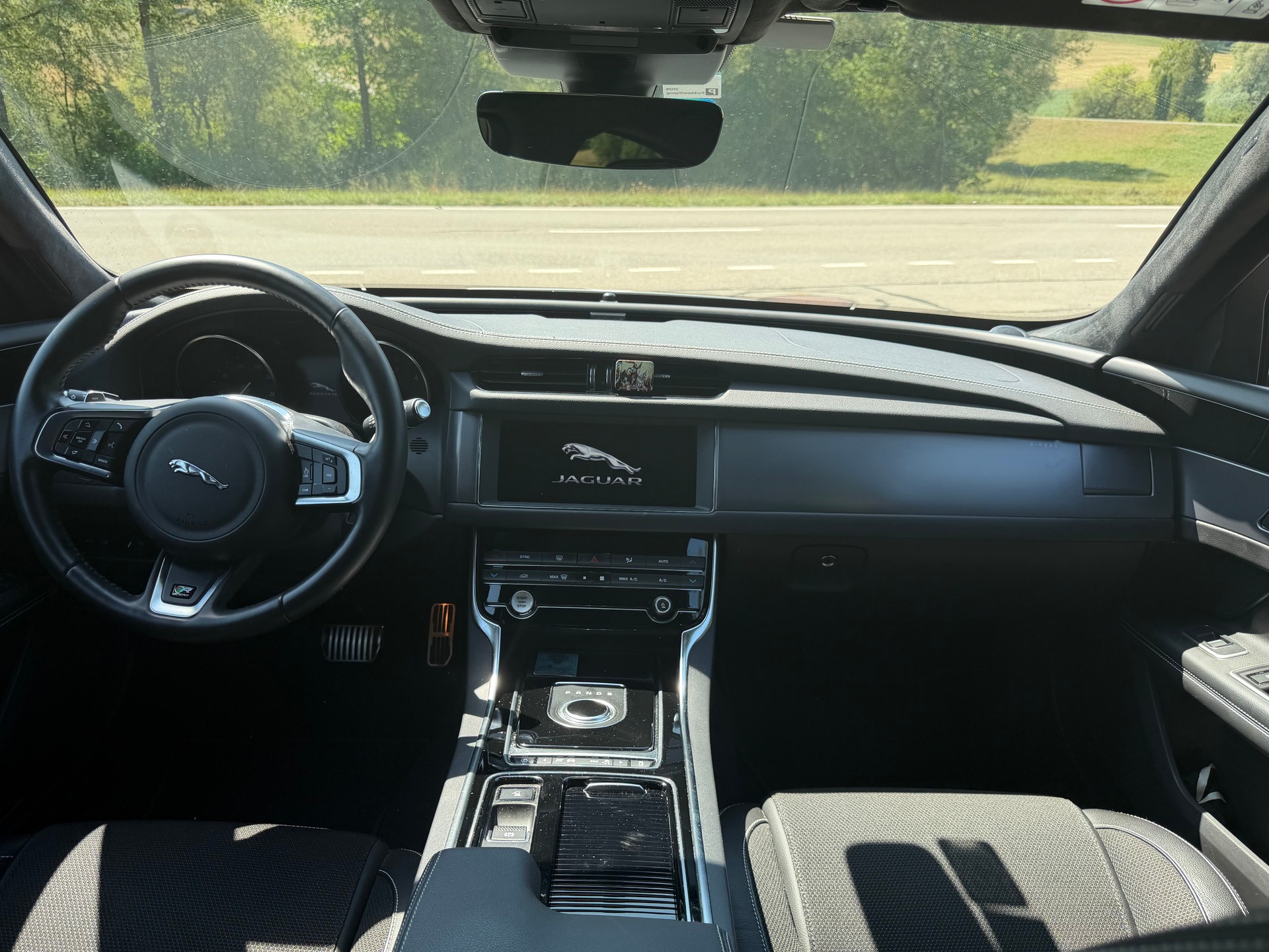 JAGUAR 2.0 D 240 R-Sport AWD-image-3