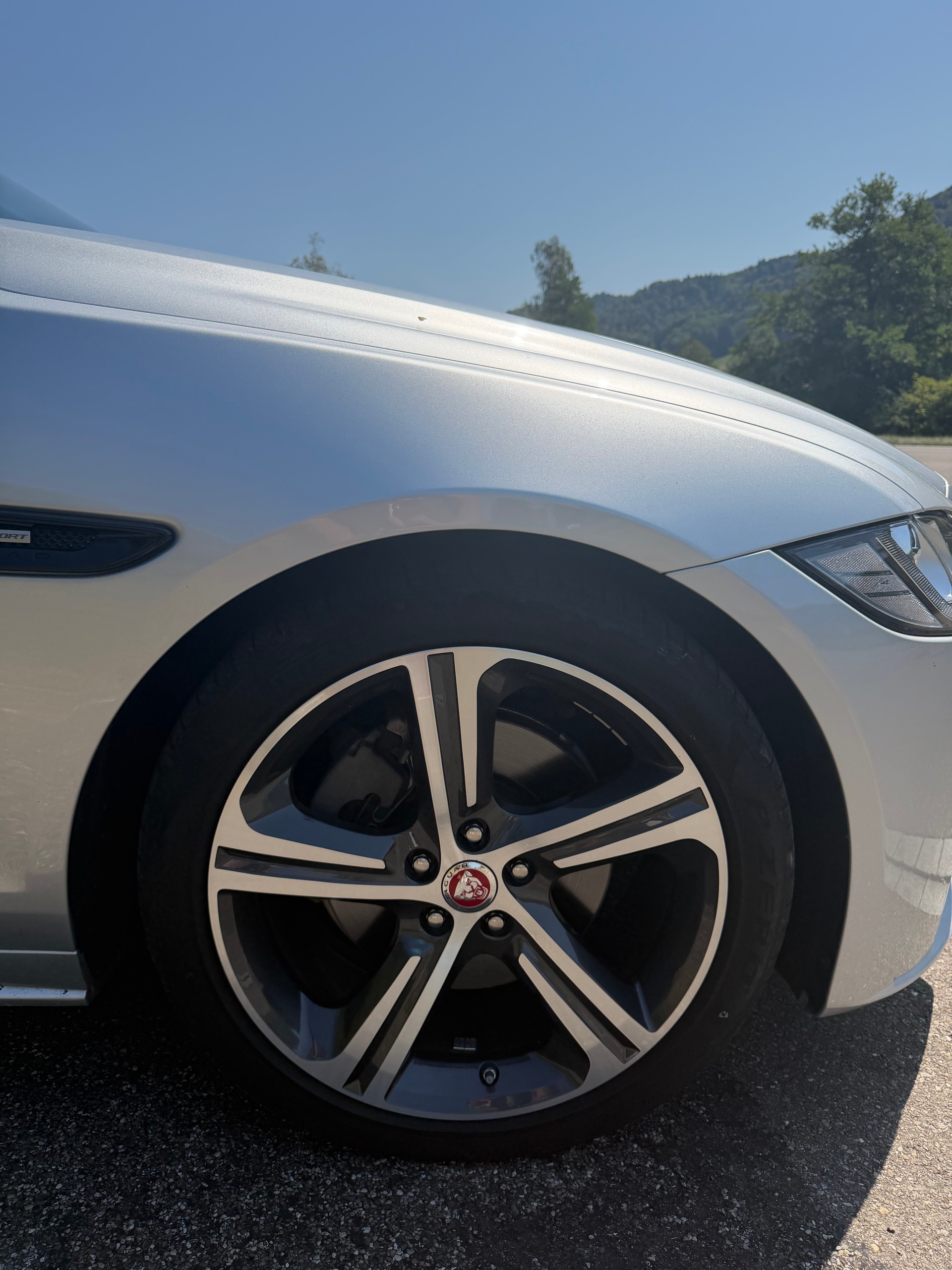 JAGUAR 2.0 D 240 R-Sport AWD-image-5