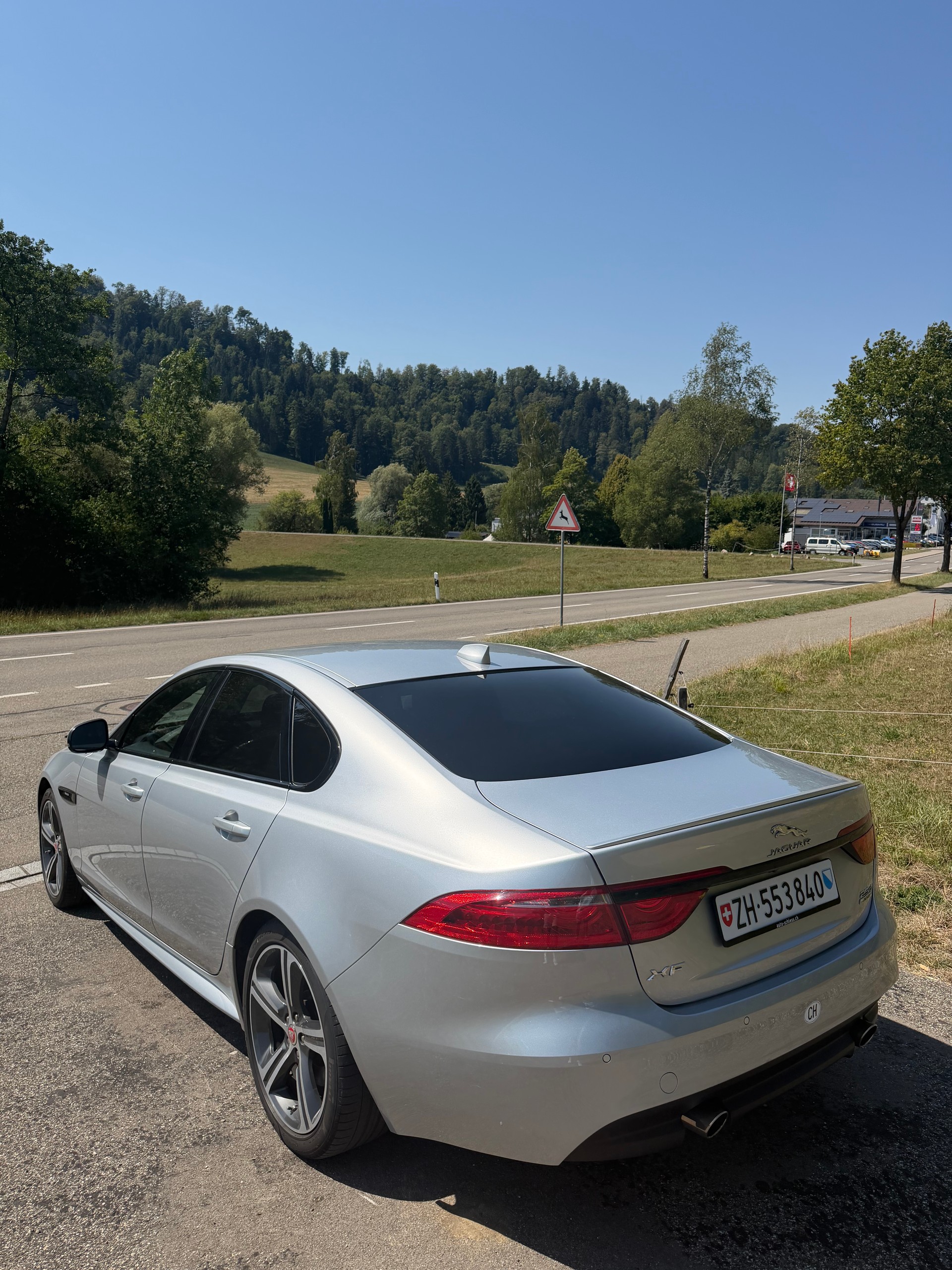JAGUAR 2.0 D 240 R-Sport AWD-image-2