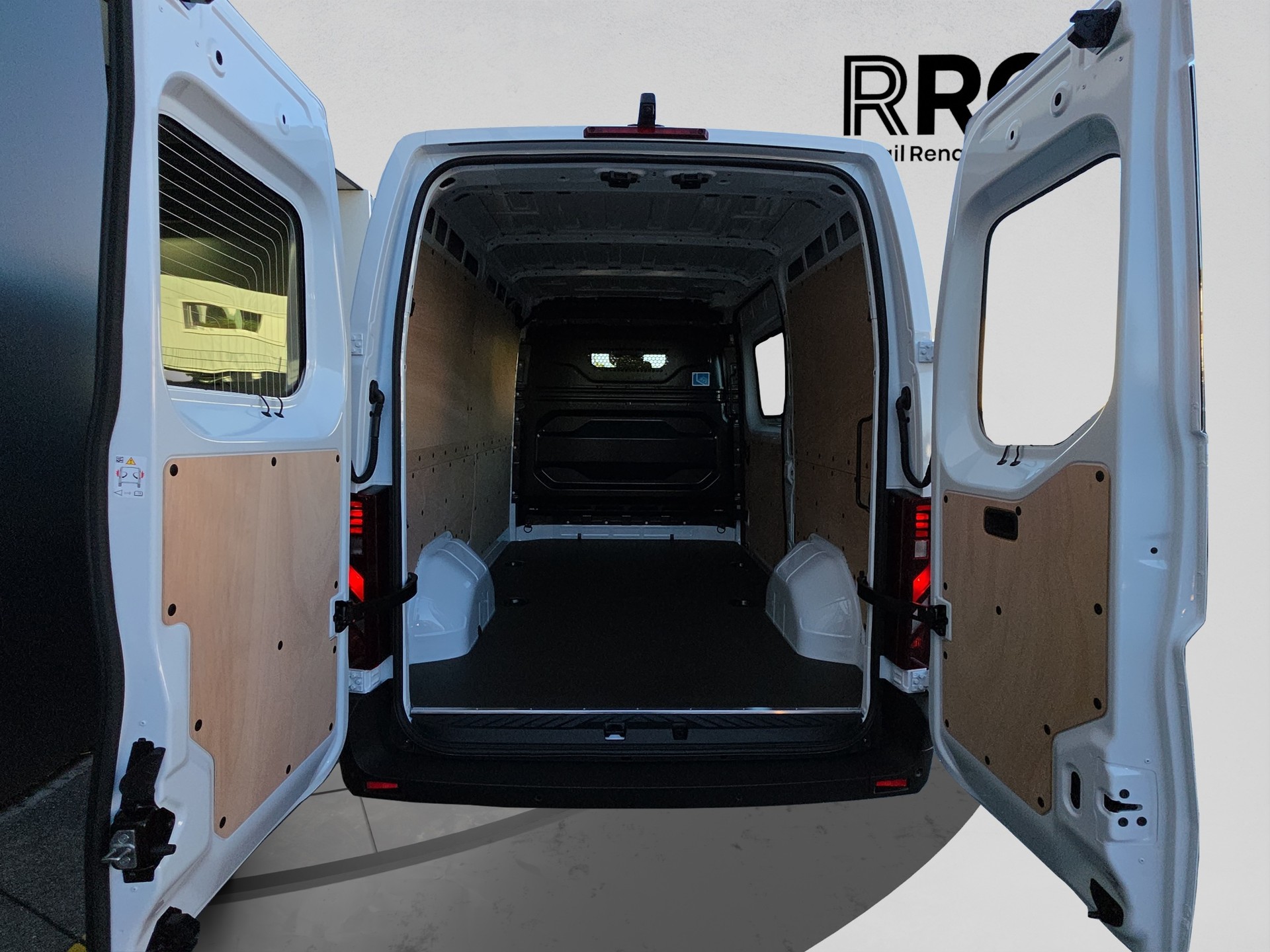 RENAULT Master T35 2.0 Blue dCi 150 L2H2 Advance-image-12