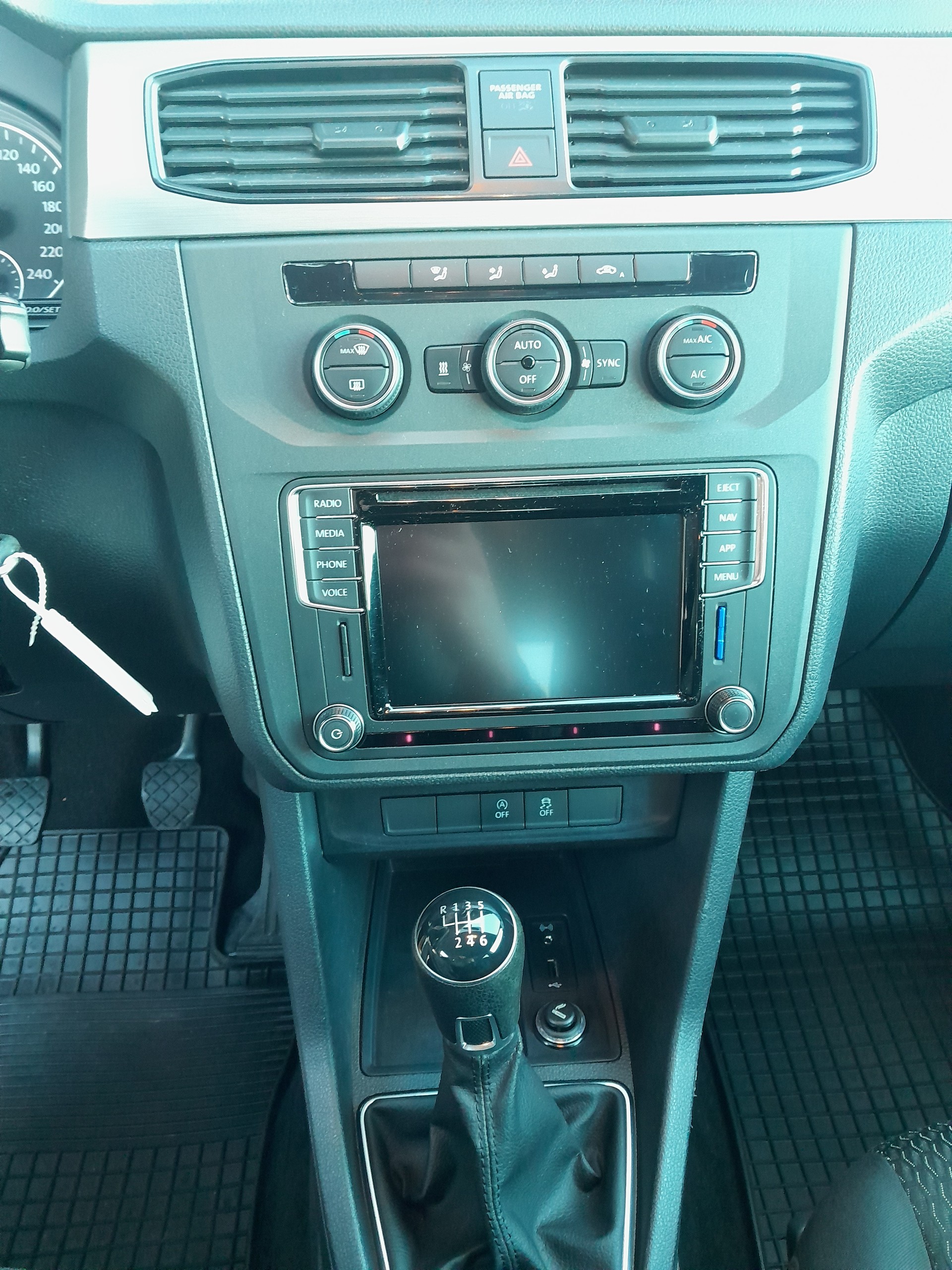 VW Caddy 2.0 TDI Trendline 4Motion-image-8