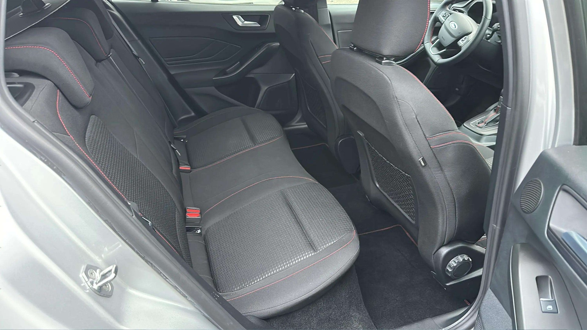 FORD Focus 1.0 MHEV ST-Line X Automat 155PS mit B&O Soundsystem & Werksgarantie-image-12