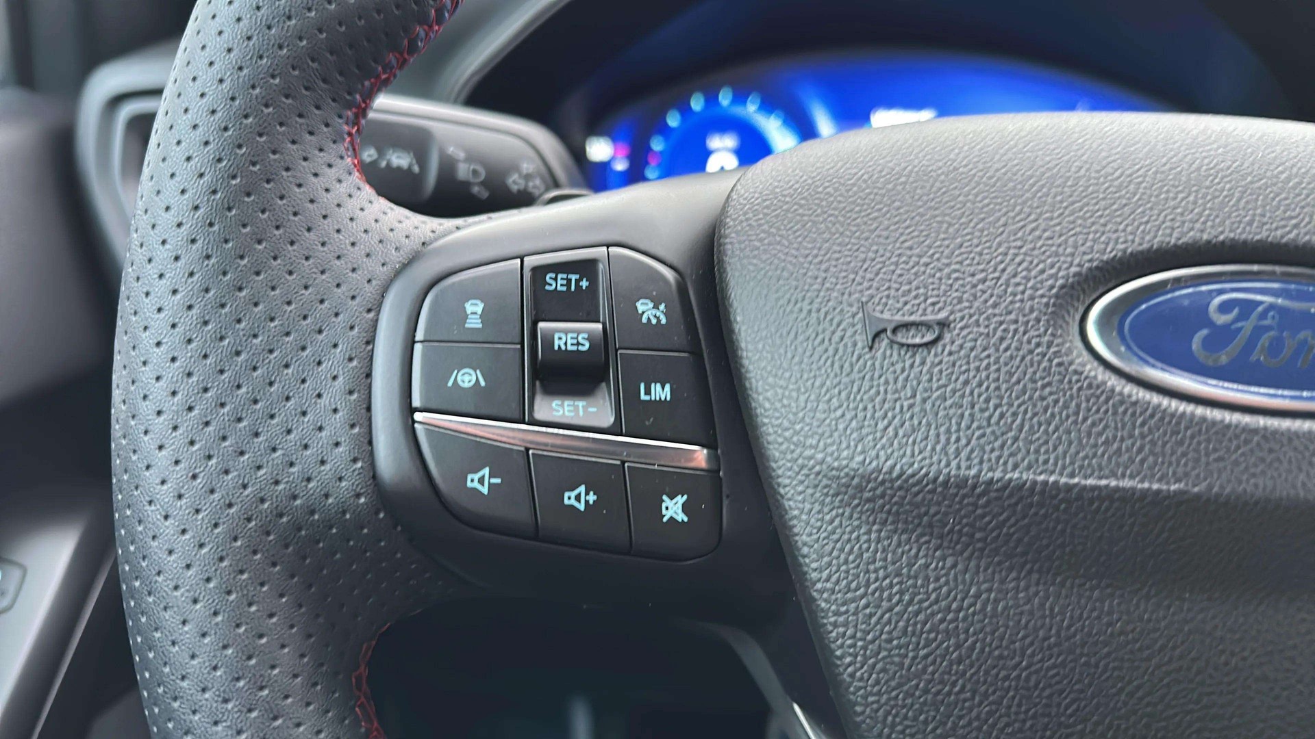 FORD Focus 1.0 MHEV ST-Line X Automat 155PS mit B&O Soundsystem & Werksgarantie-image-22