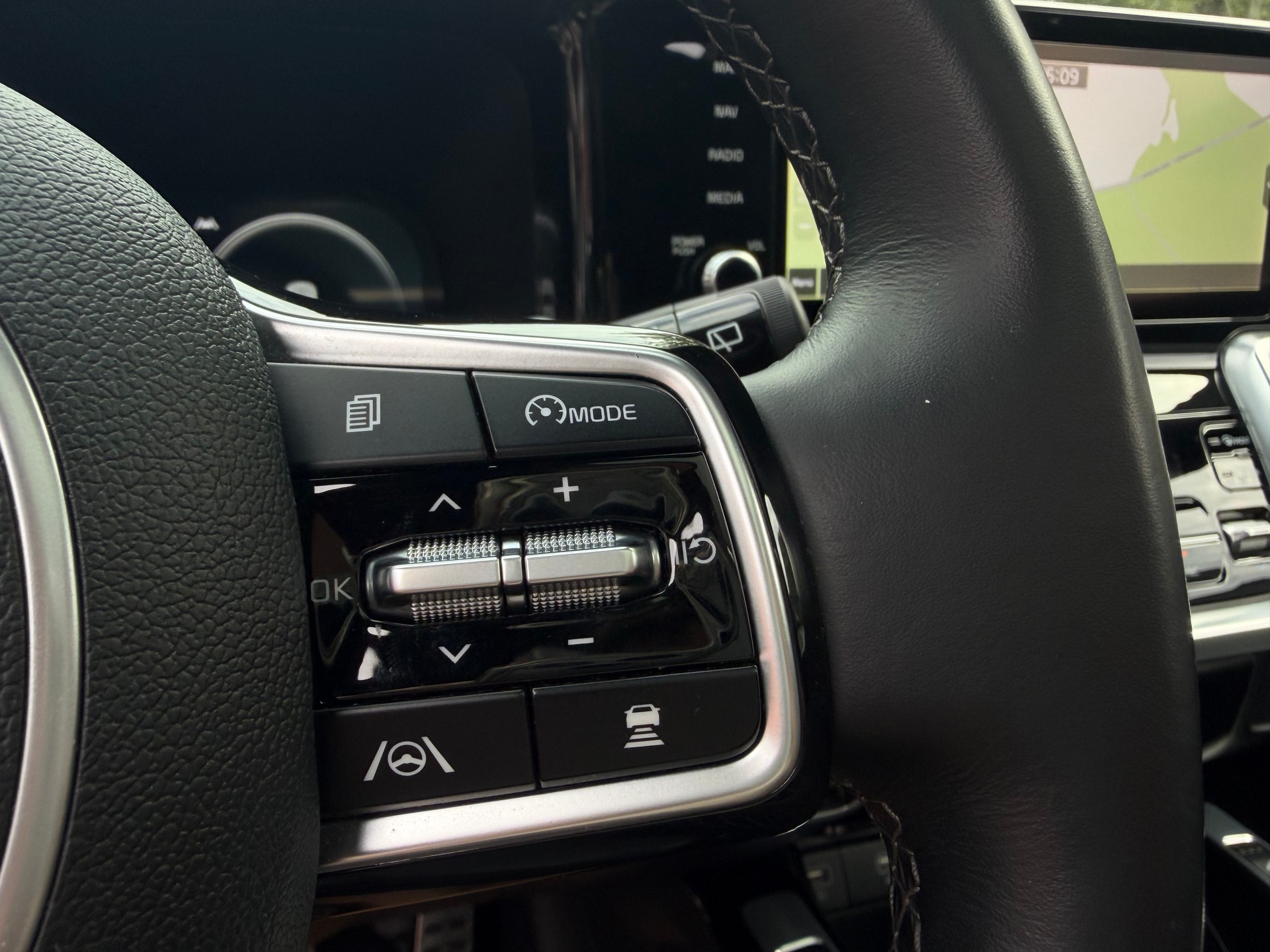 KIA Sorento 2.2 CRDI DCT Style-image-21