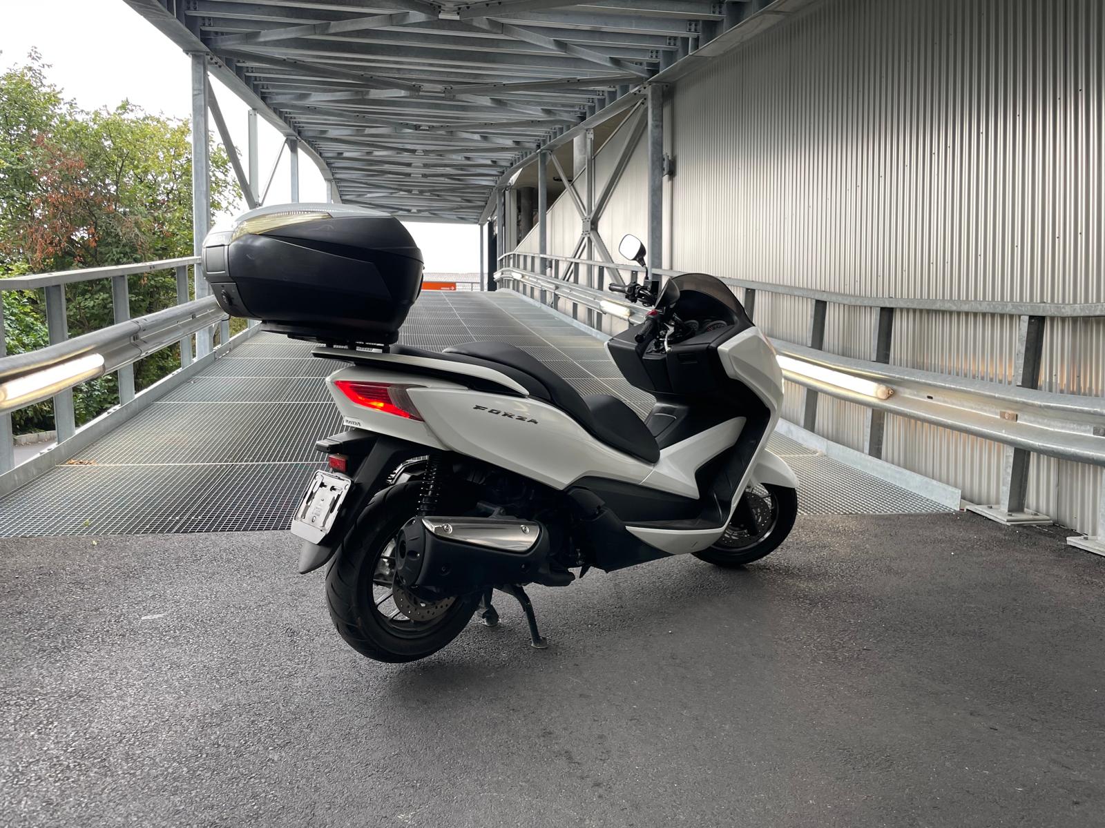 HONDA NSS 300 A ABS-showroom-element-3