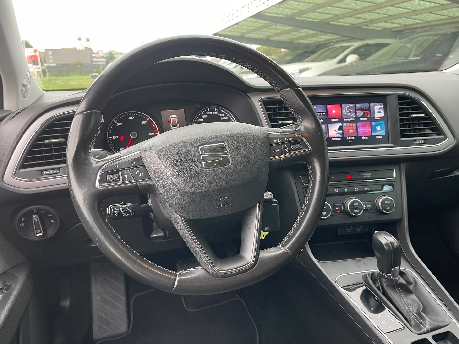 SEAT Leon ST 1.6 TDI CR Style DSG-image-8