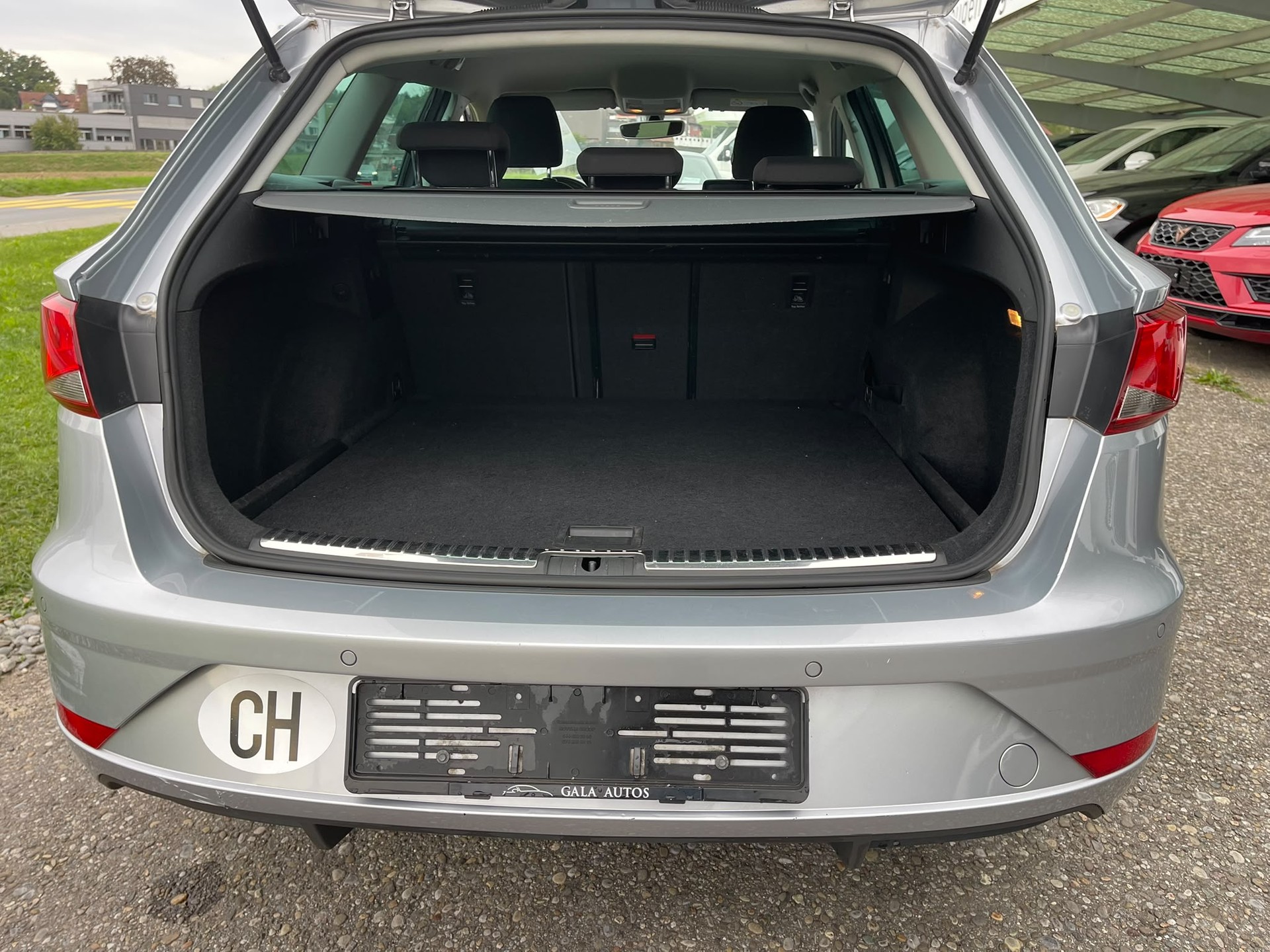 SEAT Leon ST 1.6 TDI CR Style DSG-image-10
