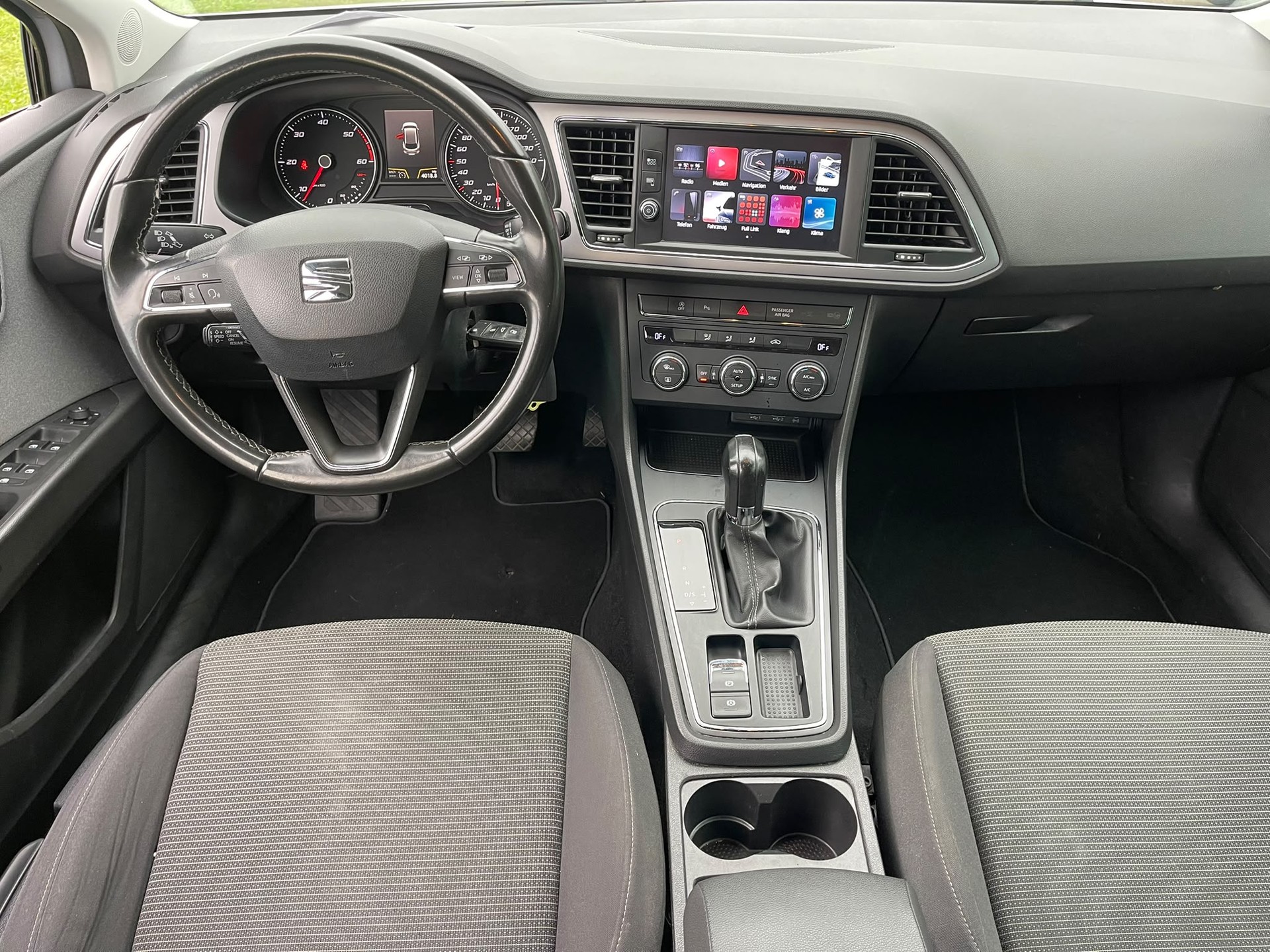 SEAT Leon ST 1.6 TDI CR Style DSG-image-6