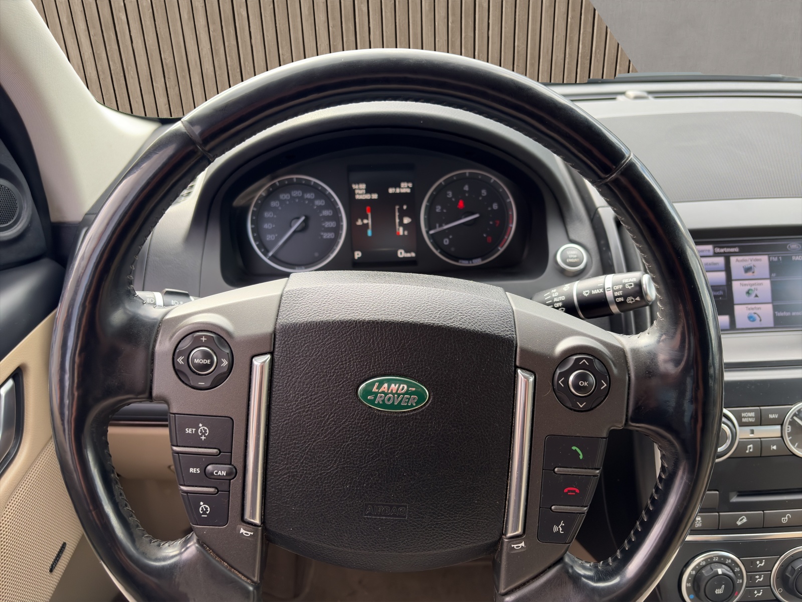 LAND ROVER Freelander 2.0 HSE Automatic-image-9