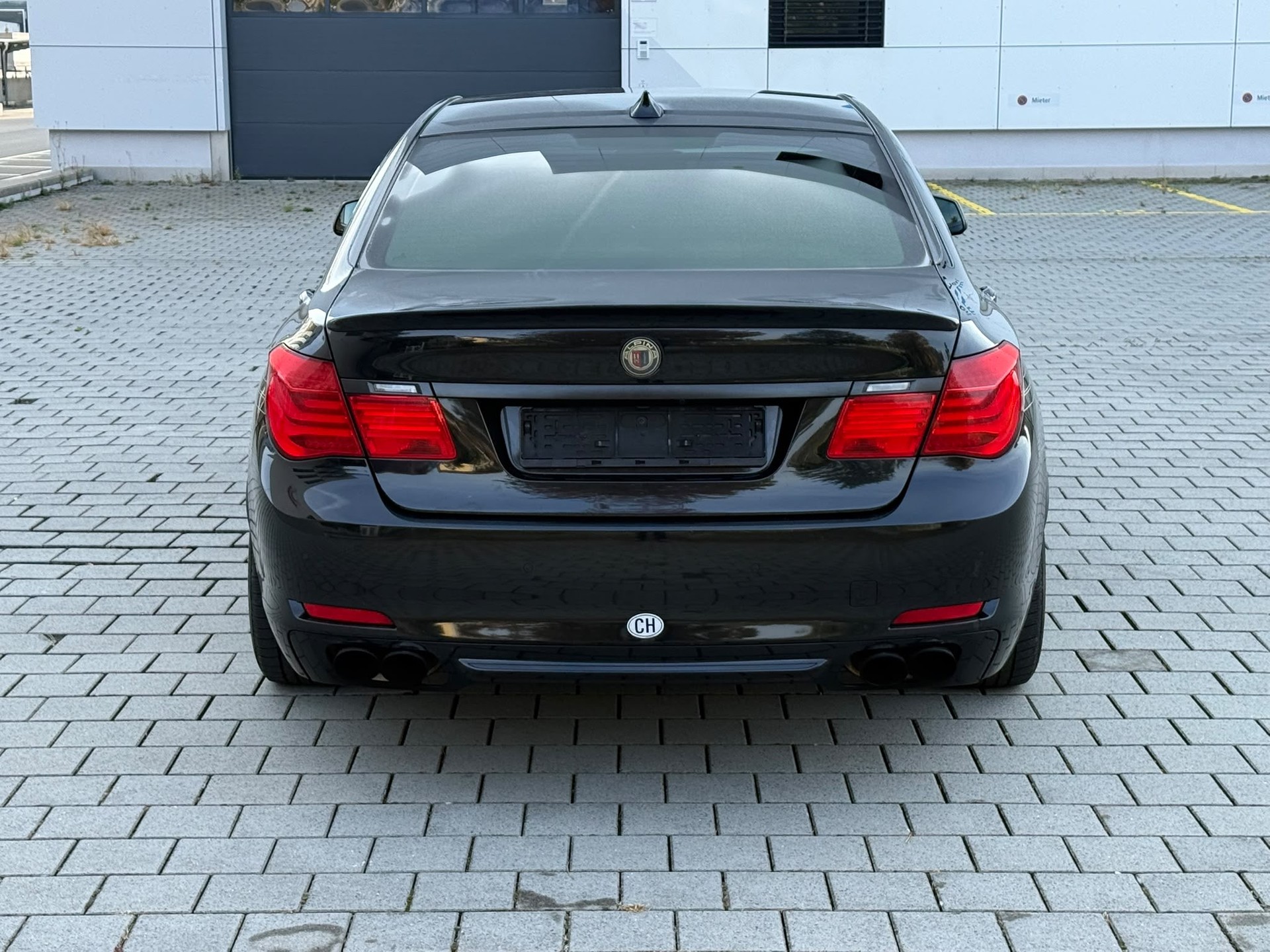 BMW 740i L-image-5